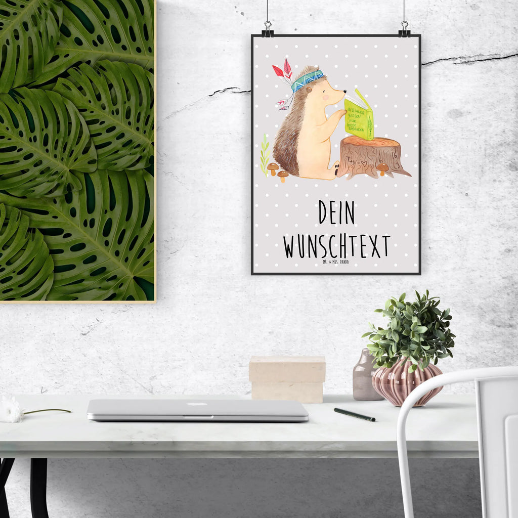 Personalisiertes Poster Igel Federschmuck Personalisierter Posterdruck, Personalisierte Wanddeko Bild, Posterdruck mit Namen, Wanddekoration mit Namen, Küchenposter mit Namen, Personalisiertes Poster, Wandposter mit Namen, Kunstdruck mit Namen, Kinderposter mit Namen, Wandposter, Personalisiertes Wandposter, Raumdekoration mit Namen, Personalisierte Wanddeko, Poster, Personalisiertes Kinderposter, Personalisiertes Designposter, Bild mit Namen, Personalisierte Wanddekoration, Poster Selbst Gestalten, Personalisierter Kunstdruck, Wanddeko mit Namen, Personalisiertes Bild, Wunschtext Poster, Personalisierte Raumdekoration, Wanddeko Bild mit Namen, Personalisiertes Handgemaltes Poster, Poster mit Namen, Wanddeko Poster, Personalisiertes Küchenposter, Waldtiere, Tiere, Camping, Igel, Lagerfeuer, Abenteuer, Indianer