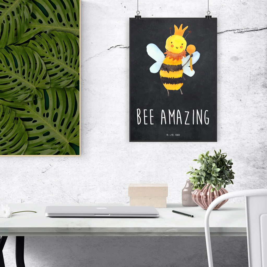 Poster bee king Posterdruck, Wandposter, Mr. & Mrs. Panda Poster, Wanddeko, Raumdekoration, Wanddeko Bild, Kunstdruck, Handgemaltes Poster, Küchenposter, Bild, Designposter, Wanddekoration, Poster, Kinderposter, Biene, Wespe, Hummel