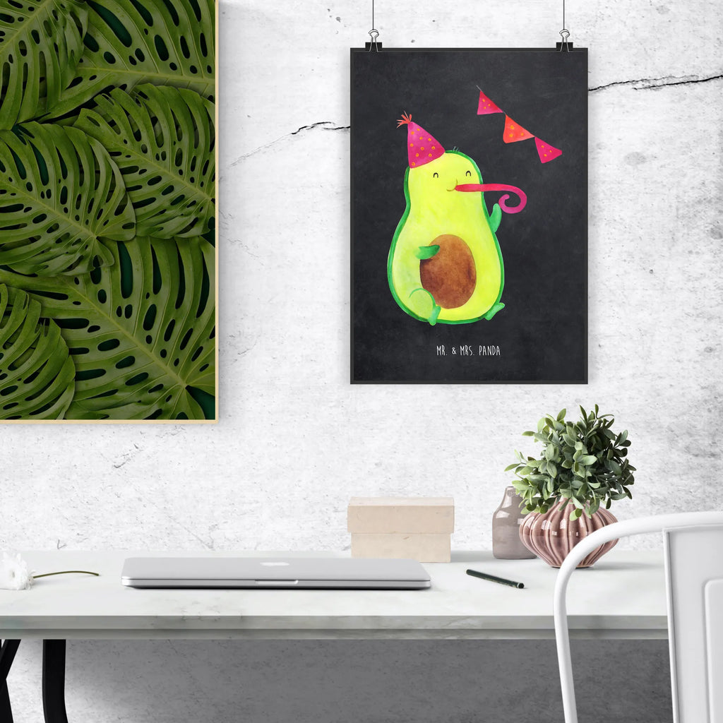 Poster avocado Birthday Wanddeko Bild, kunstdruck poster, Kunstdruck, wanddeko, Designposter, Wandposter, Deko Bild, Bild, grafikposter, Posterdruck, kunstposter, wanddruck, Mr. & Mrs. Panda Poster, Wandbild, wandkunst, kunst für die wand, Wandschmuck, drucke, Poster, Plakat, Wanddekoration, Bild für Wand, Gesund, Vegan, Veggie, Avocado