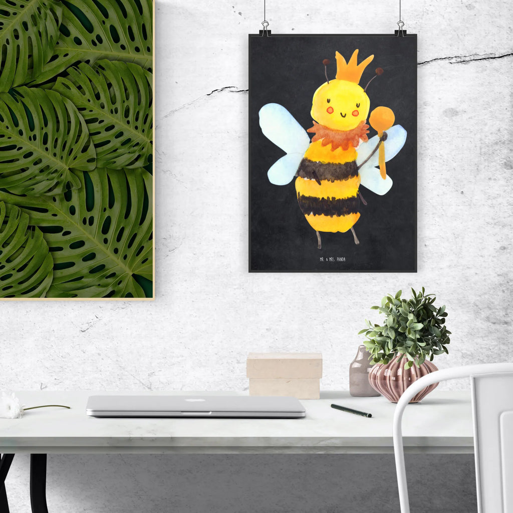 Poster bee king Posterdruck, Wandposter, Mr. & Mrs. Panda Poster, Wanddeko, Raumdekoration, Wanddeko Bild, Kunstdruck, Handgemaltes Poster, Küchenposter, Bild, Designposter, Wanddekoration, Poster, Kinderposter, Biene, Wespe, Hummel