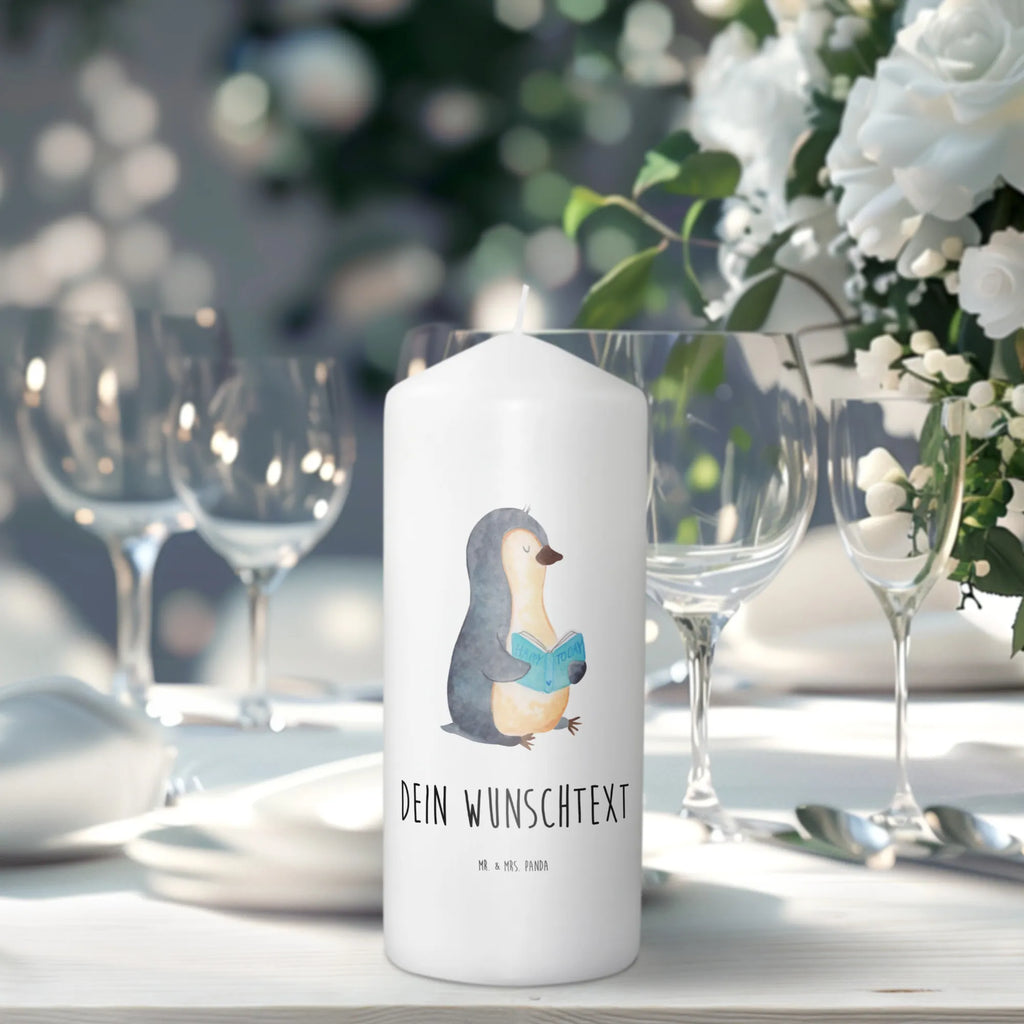 Personalised candle Penguin A book Kerzen-Set Mit Namensgravur, Osterkerze Mit Namen, Kommunionkerze Mit Namen, Kerze Mit Namen, Fair-Trade-Kerze Mit Namensgravur, Weihnachtskerze Mit Namensgravur, Kerze Mit Spruch Und Namen, Kerze Für Geburtstag Mit Wunschname, Streukerze Mit Namensdruck, Votivkerze Mit Wunschname, Stearinkerze Mit Gravur, Gedenkkerze Mit Namen, Metall-Kerze Mit Namensgravur, Gastgeschenk Kerze Mit Namen, Glas-Kerze Mit Wunschname, Kerze Für Hochzeit Mit Namensgravur, Stabkerze Mit Gravur, Bienenwachskerze Mit Wunschname, Teelicht Mit Namensdruck, Handgegossene Kerze Mit Namen, Personalisierte Kerze, Andachtskerze Mit Namensgravur, Bio-Kerze Mit Wunschname, Laternenkerze Mit Namensdruck, Tischkerze Mit Namensdruck, Firmungskerze Mit Wunschname, Taufekerze Mit Namensgravur, Stumpenkerze Mit Namensgravur, Grabkerze Mit Namensgravur, Blockkerze Mit Namensdruck, Schwimmkerze Mit Namen, Gartenkerze Mit Namen, Duftkerze Mit Namen, Sojawachskerze Mit Namensdruck, LED-Kerze Mit Wunschname, Outdoor-Kerze Mit Namensgravur, Tafelkerze Mit Wunschname, Kerze Mit Prägung Und Wunschname, Trauerkerze Mit Namen, Handgemachte Kerze Mit Wunschname, Holz-Kerze Mit Namen, Adventskerze Mit Wunschname, Pinguin, Bücherwurm, Lesen, Urlaub, Buch, Ferien, Pinguine, Faulenzen, Nichtstun, Freizeit