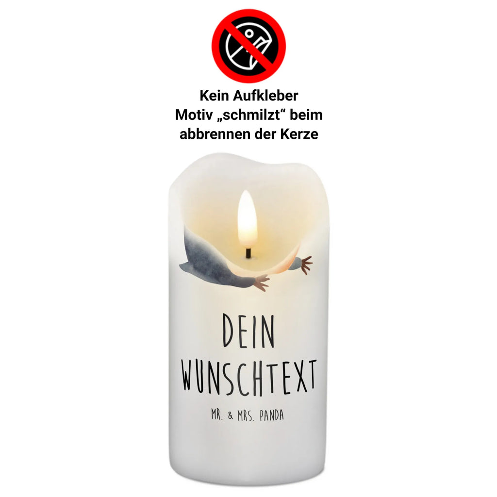 Personalised candle Penguin A book Kerzen-Set Mit Namensgravur, Osterkerze Mit Namen, Kommunionkerze Mit Namen, Kerze Mit Namen, Fair-Trade-Kerze Mit Namensgravur, Weihnachtskerze Mit Namensgravur, Kerze Mit Spruch Und Namen, Kerze Für Geburtstag Mit Wunschname, Streukerze Mit Namensdruck, Votivkerze Mit Wunschname, Stearinkerze Mit Gravur, Gedenkkerze Mit Namen, Metall-Kerze Mit Namensgravur, Gastgeschenk Kerze Mit Namen, Glas-Kerze Mit Wunschname, Kerze Für Hochzeit Mit Namensgravur, Stabkerze Mit Gravur, Bienenwachskerze Mit Wunschname, Teelicht Mit Namensdruck, Handgegossene Kerze Mit Namen, Personalisierte Kerze, Andachtskerze Mit Namensgravur, Bio-Kerze Mit Wunschname, Laternenkerze Mit Namensdruck, Tischkerze Mit Namensdruck, Firmungskerze Mit Wunschname, Taufekerze Mit Namensgravur, Stumpenkerze Mit Namensgravur, Grabkerze Mit Namensgravur, Blockkerze Mit Namensdruck, Schwimmkerze Mit Namen, Gartenkerze Mit Namen, Duftkerze Mit Namen, Sojawachskerze Mit Namensdruck, LED-Kerze Mit Wunschname, Outdoor-Kerze Mit Namensgravur, Tafelkerze Mit Wunschname, Kerze Mit Prägung Und Wunschname, Trauerkerze Mit Namen, Handgemachte Kerze Mit Wunschname, Holz-Kerze Mit Namen, Adventskerze Mit Wunschname, Pinguin, Bücherwurm, Lesen, Urlaub, Buch, Ferien, Pinguine, Faulenzen, Nichtstun, Freizeit