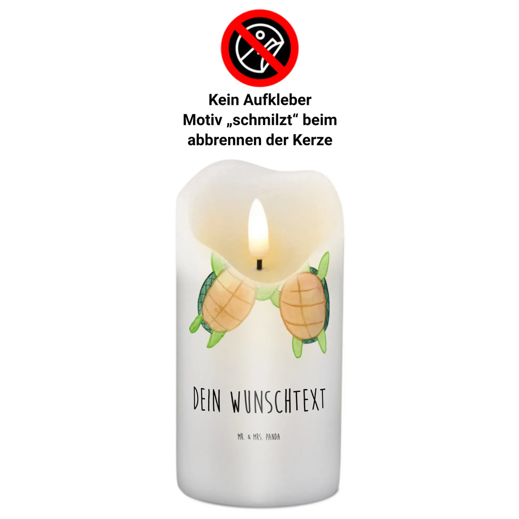 Personalisierte Kerze Schildkröten Paar Laternenkerze Mit Namensdruck, Bienenwachskerze Mit Wunschname, Tafelkerze Mit Wunschname, Handgegossene Kerze Mit Namen, Teelicht Mit Namensdruck, Kerze Für Hochzeit Mit Namensgravur, Kerze Mit Namen, Gedenkkerze Mit Namen, Stabkerze Mit Gravur, Trauerkerze Mit Namen, Kerzen-Set Mit Namensgravur, Holz-Kerze Mit Namen, Sojawachskerze Mit Namensdruck, Gastgeschenk Kerze Mit Namen, Weihnachtskerze Mit Namensgravur, Bio-Kerze Mit Wunschname, Personalisierte Kerze, Glas-Kerze Mit Wunschname, Andachtskerze Mit Namensgravur, Stearinkerze Mit Gravur, Duftkerze Mit Namen, Streukerze Mit Namensdruck, Tischkerze Mit Namensdruck, Metall-Kerze Mit Namensgravur, Outdoor-Kerze Mit Namensgravur, Osterkerze Mit Namen, Grabkerze Mit Namensgravur, Handgemachte Kerze Mit Wunschname, Kerze Mit Spruch Und Namen, Gartenkerze Mit Namen, LED-Kerze Mit Wunschname, Firmungskerze Mit Wunschname, Kerze Mit Prägung Und Wunschname, Fair-Trade-Kerze Mit Namensgravur, Votivkerze Mit Wunschname, Kommunionkerze Mit Namen, Kerze Für Geburtstag Mit Wunschname, Stumpenkerze Mit Namensgravur, Schwimmkerze Mit Namen, Blockkerze Mit Namensdruck, Taufekerze Mit Namensgravur, Adventskerze Mit Wunschname, Freundin, Freund, Liebe, Liebesgeschenk, Jahrestag, Verlobung, Partner, Ehemann, Ehefrau, Heiraten, Heiratsantrag, Hocheitstag, für Ehemann, Mitbringsel, Geschenk für Partner, Geschenk für Freundin, Valentinstag, Geschenk für Frauen, für Männer, Hochzeitstag, Liebesbeweis