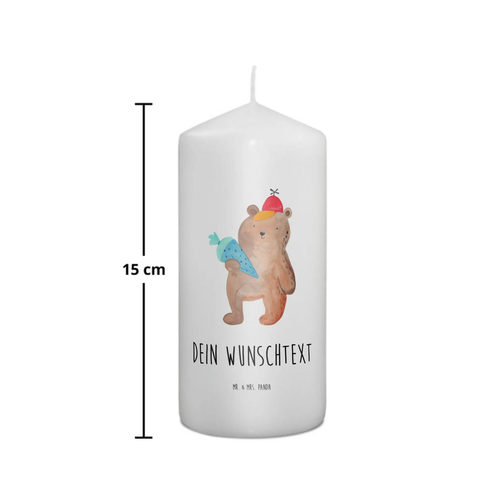 Personalisierte Kerze Bär mit Schultüte Adventskerze Mit Wunschname, Trauerkerze Mit Namen, Tischkerze Mit Namensdruck, Kommunionkerze Mit Namen, Laternenkerze Mit Namensdruck, Gartenkerze Mit Namen, Blockkerze Mit Namensdruck, Kerzen-Set Mit Namensgravur, Handgemachte Kerze Mit Wunschname, Votivkerze Mit Wunschname, Andachtskerze Mit Namensgravur, Kerze Mit Prägung Und Wunschname, Kerze Mit Namen, Weihnachtskerze Mit Namensgravur, Kerze Mit Spruch Und Namen, Outdoor-Kerze Mit Namensgravur, Streukerze Mit Namensdruck, Firmungskerze Mit Wunschname, Duftkerze Mit Namen, Personalisierte Kerze, Gedenkkerze Mit Namen, Teelicht Mit Namensdruck, Kerze Für Hochzeit Mit Namensgravur, Metall-Kerze Mit Namensgravur, Stearinkerze Mit Gravur, Kerze Für Geburtstag Mit Wunschname, Glas-Kerze Mit Wunschname, Sojawachskerze Mit Namensdruck, Taufekerze Mit Namensgravur, Bio-Kerze Mit Wunschname, Stabkerze Mit Gravur, Bienenwachskerze Mit Wunschname, Holz-Kerze Mit Namen, Tafelkerze Mit Wunschname, Osterkerze Mit Namen, Gastgeschenk Kerze Mit Namen, LED-Kerze Mit Wunschname, Handgegossene Kerze Mit Namen, Fair-Trade-Kerze Mit Namensgravur, Grabkerze Mit Namensgravur, Schwimmkerze Mit Namen, Stumpenkerze Mit Namensgravur, Teddy, Bär, Teddybär, Bär Motiv, Grundschule, Schulbeginn, Schultüte, Einschulung Geschenk, Schulanfang, Schule Geschenk, Erster Schultag Geschenk