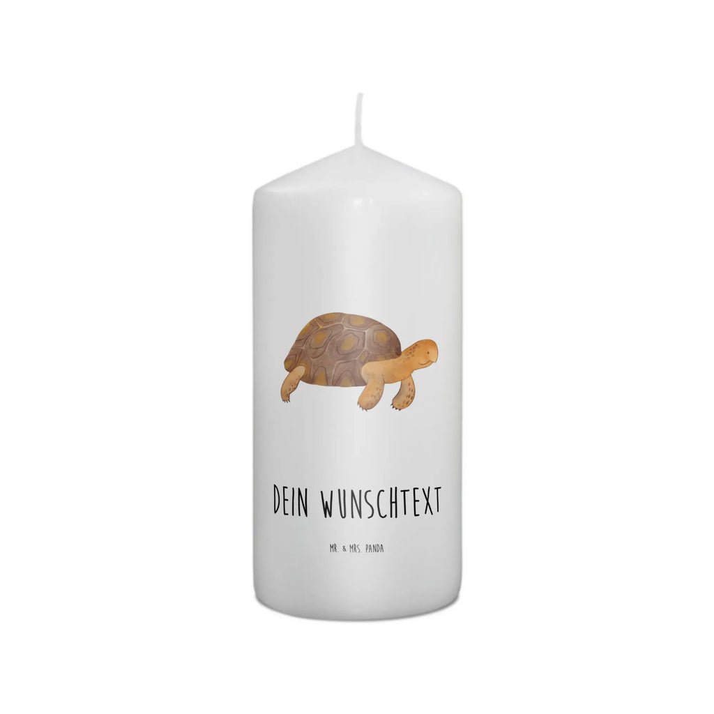 Personalisierte Kerze Schildkröte Marschieren Gartenkerze Mit Namen, Tafelkerze Mit Wunschname, Kerze Für Hochzeit Mit Namensgravur, Duftkerze Mit Namen, Kerze Mit Spruch Und Namen, Streukerze Mit Namensdruck, Tischkerze Mit Namensdruck, Teelicht Mit Namensdruck, Handgegossene Kerze Mit Namen, Stumpenkerze Mit Namensgravur, Sojawachskerze Mit Namensdruck, Blockkerze Mit Namensdruck, Bienenwachskerze Mit Wunschname, Fair-Trade-Kerze Mit Namensgravur, Firmungskerze Mit Wunschname, Taufekerze Mit Namensgravur, Metall-Kerze Mit Namensgravur, Personalisierte Kerze, Schwimmkerze Mit Namen, Outdoor-Kerze Mit Namensgravur, Votivkerze Mit Wunschname, Bio-Kerze Mit Wunschname, Kerze Für Geburtstag Mit Wunschname, Handgemachte Kerze Mit Wunschname, Weihnachtskerze Mit Namensgravur, Kerze Mit Namen, Kerzen-Set Mit Namensgravur, Osterkerze Mit Namen, Gedenkkerze Mit Namen, Holz-Kerze Mit Namen, Andachtskerze Mit Namensgravur, Adventskerze Mit Wunschname, Grabkerze Mit Namensgravur, Stearinkerze Mit Gravur, Glas-Kerze Mit Wunschname, Kerze Mit Prägung Und Wunschname, Stabkerze Mit Gravur, Laternenkerze Mit Namensdruck, LED-Kerze Mit Wunschname, Trauerkerze Mit Namen, Kommunionkerze Mit Namen, Gastgeschenk Kerze Mit Namen, Meerestiere, Meer, Urlaub, Schildkröte, Abenteuer, Reiselust, Neustart, Inspiration, get lost, Schildkröten, Lieblingsmensch, Motivation
