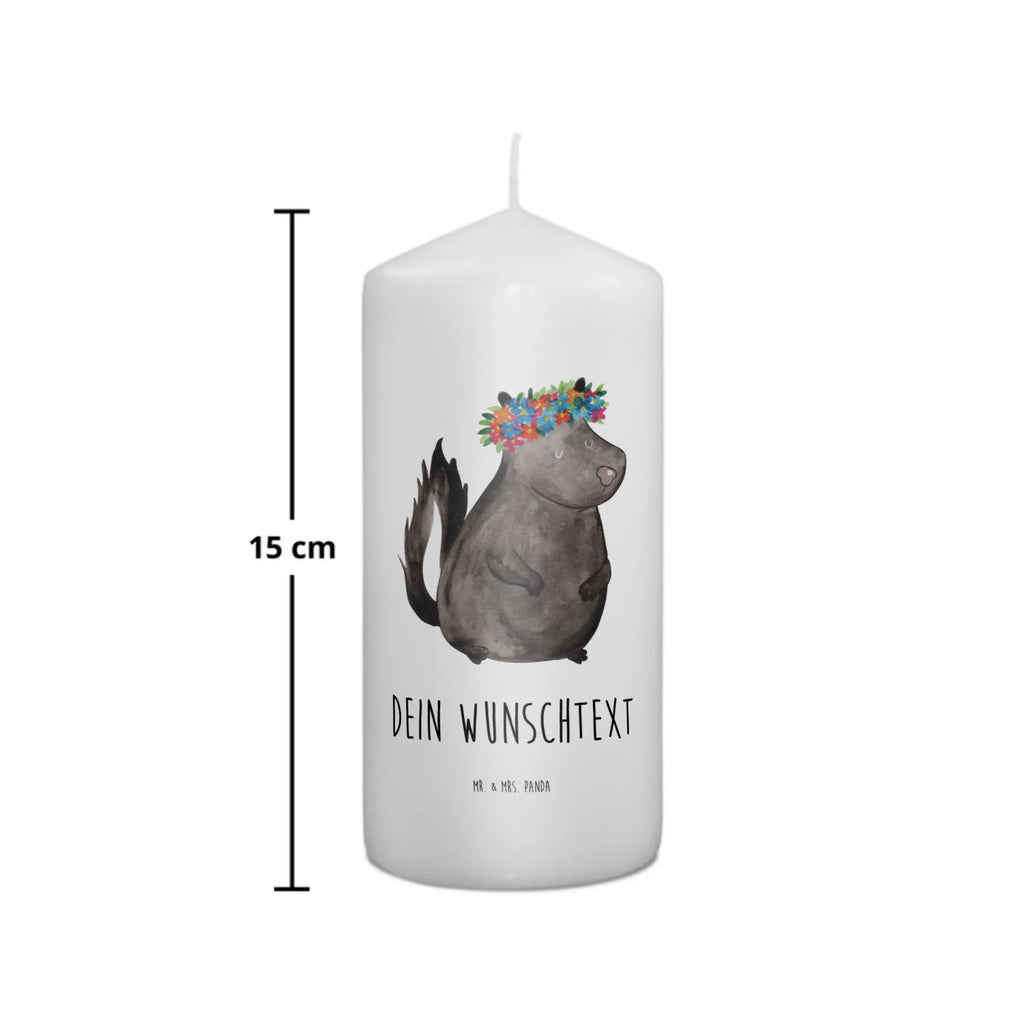 Personalisierte Kerze Stinktier Blumenmaedchen Trauerkerze Mit Namen, Bienenwachskerze Mit Wunschname, Tafelkerze Mit Wunschname, Stabkerze Mit Gravur, Kerze Für Geburtstag Mit Wunschname, Gartenkerze Mit Namen, Bio-Kerze Mit Wunschname, Gastgeschenk Kerze Mit Namen, Gedenkkerze Mit Namen, Tischkerze Mit Namensdruck, Streukerze Mit Namensdruck, Weihnachtskerze Mit Namensgravur, Andachtskerze Mit Namensgravur, Osterkerze Mit Namen, Laternenkerze Mit Namensdruck, Firmungskerze Mit Wunschname, Sojawachskerze Mit Namensdruck, Stearinkerze Mit Gravur, Kerze Für Hochzeit Mit Namensgravur, Grabkerze Mit Namensgravur, Kerze Mit Prägung Und Wunschname, Metall-Kerze Mit Namensgravur, Kommunionkerze Mit Namen, Handgemachte Kerze Mit Wunschname, LED-Kerze Mit Wunschname, Duftkerze Mit Namen, Kerze Mit Spruch Und Namen, Taufekerze Mit Namensgravur, Adventskerze Mit Wunschname, Glas-Kerze Mit Wunschname, Teelicht Mit Namensdruck, Stumpenkerze Mit Namensgravur, Schwimmkerze Mit Namen, Personalisierte Kerze, Votivkerze Mit Wunschname, Fair-Trade-Kerze Mit Namensgravur, Holz-Kerze Mit Namen, Outdoor-Kerze Mit Namensgravur, Blockkerze Mit Namensdruck, Handgegossene Kerze Mit Namen, Kerze Mit Namen, Kerzen-Set Mit Namensgravur, Stinktier, Skunk, Wildtier, Stinker, Yoga, Raubtier, Namaste, Stinki