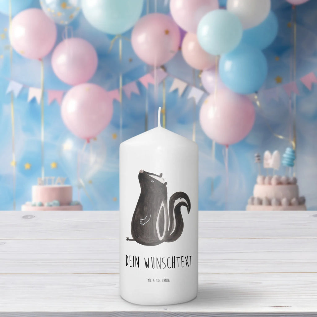 Personalizowana świeca skunks siedzenie Stumpenkerze Mit Namensgravur, Teelicht Mit Namensdruck, Kerze Für Geburtstag Mit Wunschname, Blockkerze Mit Namensdruck, Bienenwachskerze Mit Wunschname, Glas-Kerze Mit Wunschname, Kerze Für Hochzeit Mit Namensgravur, Gedenkkerze Mit Namen, Holz-Kerze Mit Namen, LED-Kerze Mit Wunschname, Personalisierte Kerze, Stabkerze Mit Gravur, Duftkerze Mit Namen, Taufekerze Mit Namensgravur, Firmungskerze Mit Wunschname, Stearinkerze Mit Gravur, Laternenkerze Mit Namensdruck, Bio-Kerze Mit Wunschname, Kerze Mit Prägung Und Wunschname, Handgemachte Kerze Mit Wunschname, Adventskerze Mit Wunschname, Trauerkerze Mit Namen, Grabkerze Mit Namensgravur, Fair-Trade-Kerze Mit Namensgravur, Streukerze Mit Namensdruck, Kommunionkerze Mit Namen, Andachtskerze Mit Namensgravur, Tafelkerze Mit Wunschname, Metall-Kerze Mit Namensgravur, Kerze Mit Namen, Outdoor-Kerze Mit Namensgravur, Weihnachtskerze Mit Namensgravur, Tischkerze Mit Namensdruck, Kerze Mit Spruch Und Namen, Gastgeschenk Kerze Mit Namen, Schwimmkerze Mit Namen, Osterkerze Mit Namen, Kerzen-Set Mit Namensgravur, Handgegossene Kerze Mit Namen, Sojawachskerze Mit Namensdruck, Votivkerze Mit Wunschname, Gartenkerze Mit Namen, Stinktier, Skunk, Raubtier, Recht, Spruch, Wildtier, Stinki, Büro, Besserwisser, Stinker