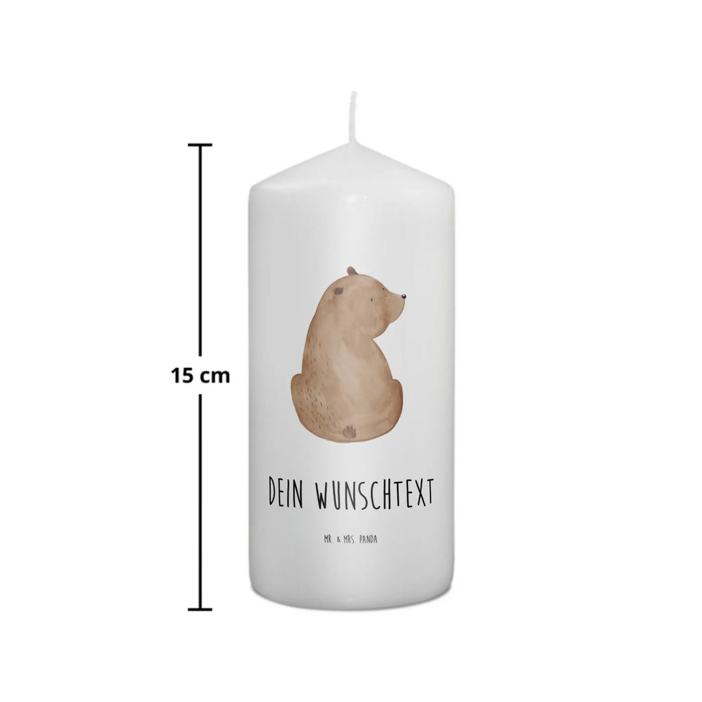 Personalizowana świeca niedźwiedź spojrzenie przez ramię Stumpenkerze Mit Namensgravur, Trauerkerze Mit Namen, Handgegossene Kerze Mit Namen, Firmungskerze Mit Wunschname, Kerze Mit Spruch Und Namen, Votivkerze Mit Wunschname, Andachtskerze Mit Namensgravur, Kommunionkerze Mit Namen, Taufekerze Mit Namensgravur, Kerze Für Geburtstag Mit Wunschname, Kerze Für Hochzeit Mit Namensgravur, Stearinkerze Mit Gravur, Handgemachte Kerze Mit Wunschname, Stabkerze Mit Gravur, Outdoor-Kerze Mit Namensgravur, Laternenkerze Mit Namensdruck, Osterkerze Mit Namen, Metall-Kerze Mit Namensgravur, Blockkerze Mit Namensdruck, Kerzen-Set Mit Namensgravur, Schwimmkerze Mit Namen, Kerze Mit Namen, Streukerze Mit Namensdruck, Bio-Kerze Mit Wunschname, Weihnachtskerze Mit Namensgravur, Personalisierte Kerze, Fair-Trade-Kerze Mit Namensgravur, Sojawachskerze Mit Namensdruck, Duftkerze Mit Namen, Adventskerze Mit Wunschname, Kerze Mit Prägung Und Wunschname, Tischkerze Mit Namensdruck, Glas-Kerze Mit Wunschname, Holz-Kerze Mit Namen, Gastgeschenk Kerze Mit Namen, Gartenkerze Mit Namen, Teelicht Mit Namensdruck, Grabkerze Mit Namensgravur, Tafelkerze Mit Wunschname, Gedenkkerze Mit Namen, Bienenwachskerze Mit Wunschname, LED-Kerze Mit Wunschname, Teddy, Bär, Teddybär, Weltansicht, Selbstachtung, Weisheit, Bären, Motivation, Bärenliebe