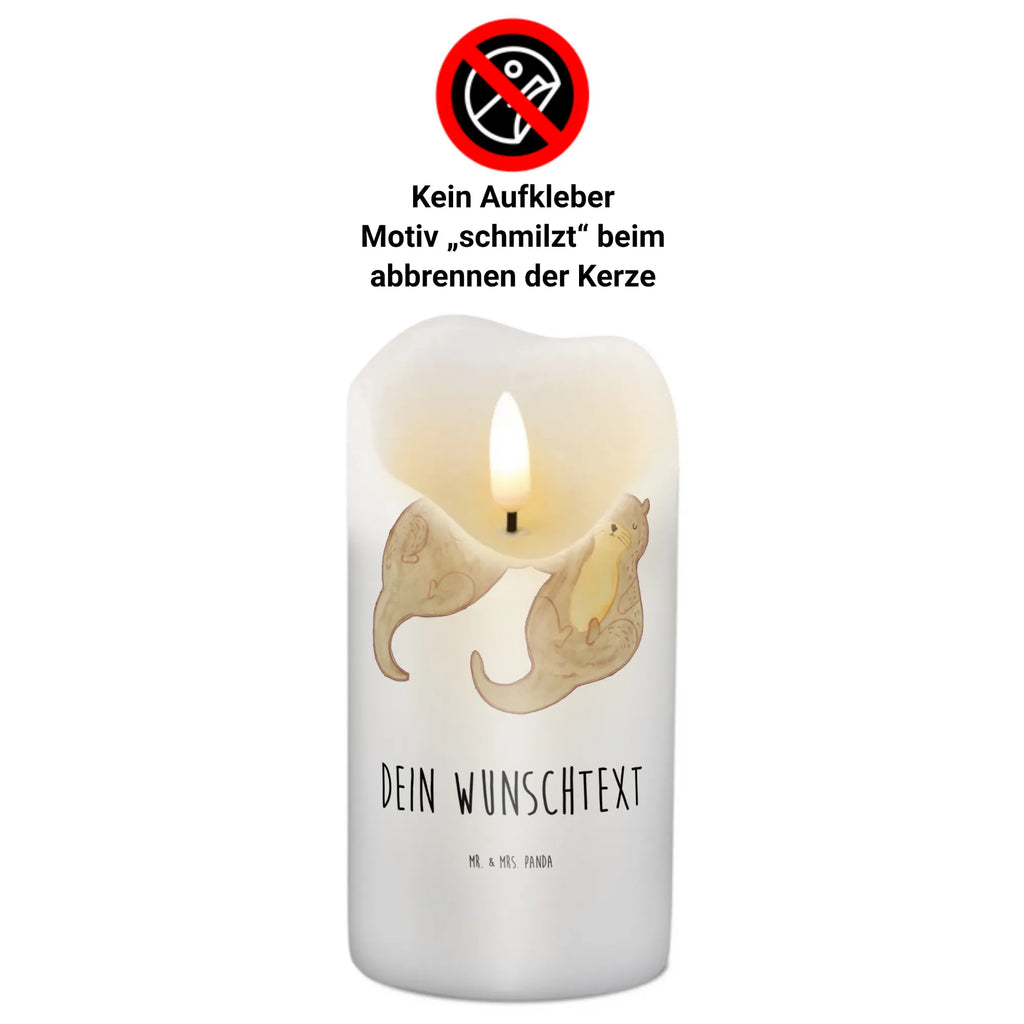 Personalisierte Kerze Otter händchenhaltend Grabkerze Mit Namensgravur, Stumpenkerze Mit Namensgravur, Firmungskerze Mit Wunschname, Holz-Kerze Mit Namen, Kerze Für Hochzeit Mit Namensgravur, Handgemachte Kerze Mit Wunschname, Bio-Kerze Mit Wunschname, Glas-Kerze Mit Wunschname, Tafelkerze Mit Wunschname, Outdoor-Kerze Mit Namensgravur, Duftkerze Mit Namen, Kerze Für Geburtstag Mit Wunschname, Laternenkerze Mit Namensdruck, Teelicht Mit Namensdruck, Kerzen-Set Mit Namensgravur, Gartenkerze Mit Namen, Osterkerze Mit Namen, Fair-Trade-Kerze Mit Namensgravur, Gedenkkerze Mit Namen, Adventskerze Mit Wunschname, Streukerze Mit Namensdruck, Trauerkerze Mit Namen, Handgegossene Kerze Mit Namen, Kerze Mit Namen, Personalisierte Kerze, Tischkerze Mit Namensdruck, Andachtskerze Mit Namensgravur, Taufekerze Mit Namensgravur, Schwimmkerze Mit Namen, Weihnachtskerze Mit Namensgravur, Kommunionkerze Mit Namen, Kerze Mit Prägung Und Wunschname, Metall-Kerze Mit Namensgravur, Sojawachskerze Mit Namensdruck, LED-Kerze Mit Wunschname, Stabkerze Mit Gravur, Blockkerze Mit Namensdruck, Gastgeschenk Kerze Mit Namen, Kerze Mit Spruch Und Namen, Stearinkerze Mit Gravur, Votivkerze Mit Wunschname, Bienenwachskerze Mit Wunschname, Otter, Fischotter, Seeotter, Otter Seeotter See Otter