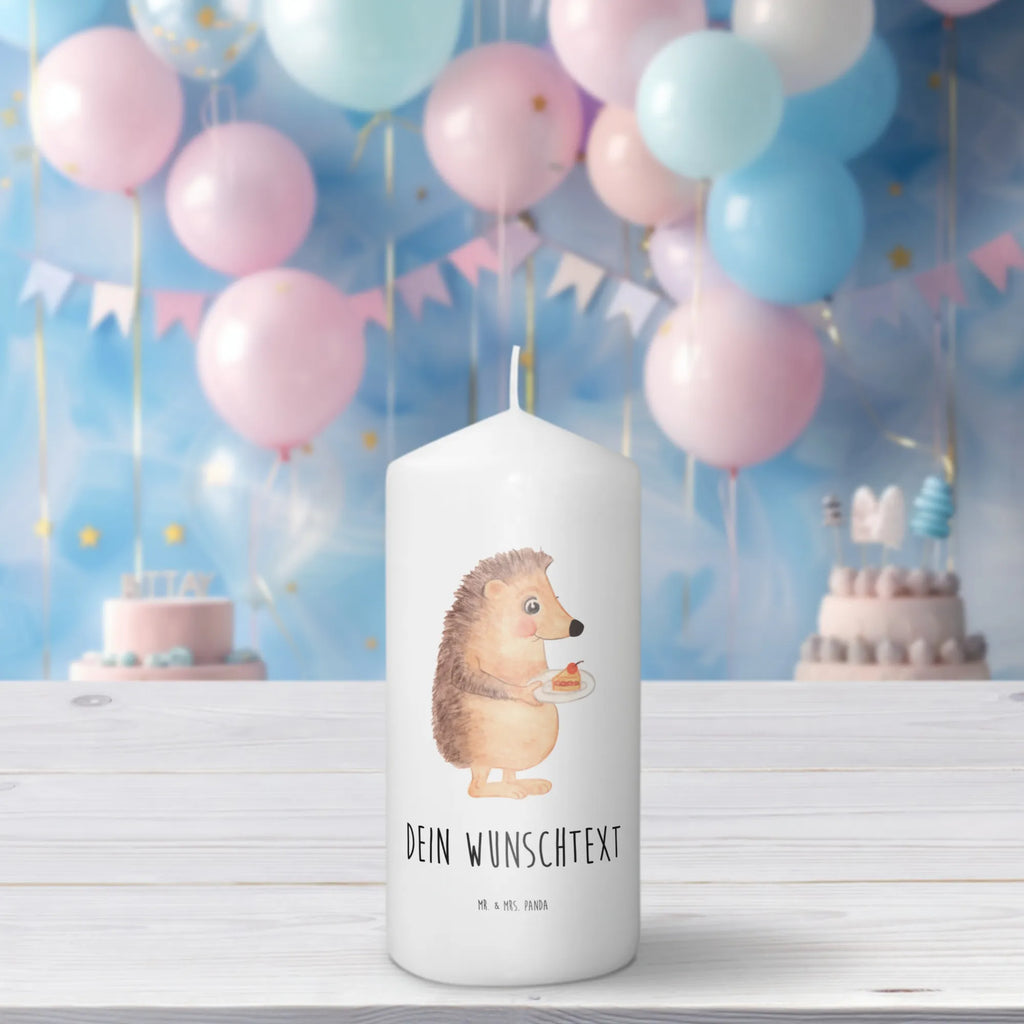 Personalisierte Kerze Igel mit Kuchenstück Kerze Für Hochzeit Mit Namensgravur, Bio-Kerze Mit Wunschname, Adventskerze Mit Wunschname, Kerze Für Geburtstag Mit Wunschname, Glas-Kerze Mit Wunschname, Firmungskerze Mit Wunschname, Trauerkerze Mit Namen, Duftkerze Mit Namen, Kerzen-Set Mit Namensgravur, Osterkerze Mit Namen, Personalisierte Kerze, Kerze Mit Namen, Kerze Mit Prägung Und Wunschname, Handgemachte Kerze Mit Wunschname, Fair-Trade-Kerze Mit Namensgravur, Gartenkerze Mit Namen, Metall-Kerze Mit Namensgravur, Stearinkerze Mit Gravur, Blockkerze Mit Namensdruck, Taufekerze Mit Namensgravur, Holz-Kerze Mit Namen, Grabkerze Mit Namensgravur, Votivkerze Mit Wunschname, Bienenwachskerze Mit Wunschname, Weihnachtskerze Mit Namensgravur, Streukerze Mit Namensdruck, Tafelkerze Mit Wunschname, Andachtskerze Mit Namensgravur, Kerze Mit Spruch Und Namen, Schwimmkerze Mit Namen, Sojawachskerze Mit Namensdruck, Tischkerze Mit Namensdruck, Laternenkerze Mit Namensdruck, Kommunionkerze Mit Namen, Outdoor-Kerze Mit Namensgravur, Teelicht Mit Namensdruck, Stabkerze Mit Gravur, Handgegossene Kerze Mit Namen, Gastgeschenk Kerze Mit Namen, LED-Kerze Mit Wunschname, Gedenkkerze Mit Namen, Stumpenkerze Mit Namensgravur, Tiermotive, Gute Laune, lustige Sprüche, Tiere, Geburtstagskuchen, Backen Geschenk, Torte, Einladung Party, Kuchen backen, Kuchen, Essen Spruch, Igel