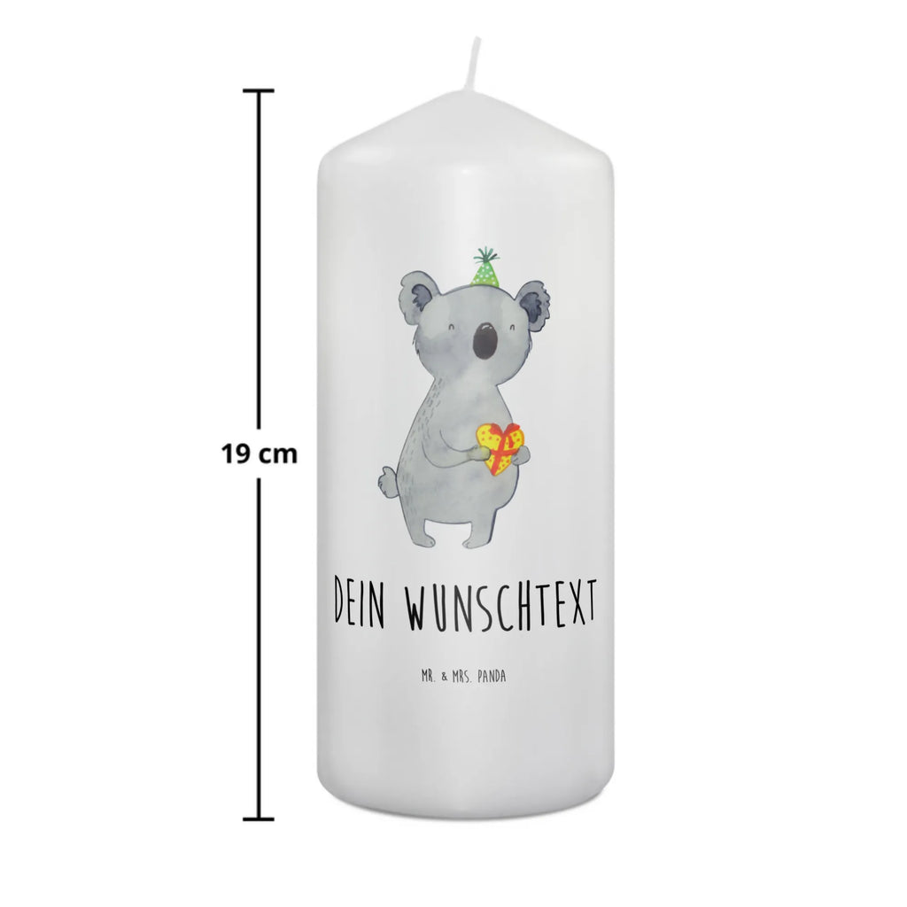 Personalised candle Koala bear Gift Personalisierte Kerze, Osterkerze Mit Namen, Metall-Kerze Mit Namensgravur, Outdoor-Kerze Mit Namensgravur, Andachtskerze Mit Namensgravur, Adventskerze Mit Wunschname, Kerze Mit Spruch Und Namen, Streukerze Mit Namensdruck, Weihnachtskerze Mit Namensgravur, Gedenkkerze Mit Namen, LED-Kerze Mit Wunschname, Glas-Kerze Mit Wunschname, Laternenkerze Mit Namensdruck, Blockkerze Mit Namensdruck, Votivkerze Mit Wunschname, Firmungskerze Mit Wunschname, Kerze Für Hochzeit Mit Namensgravur, Trauerkerze Mit Namen, Gartenkerze Mit Namen, Stumpenkerze Mit Namensgravur, Bio-Kerze Mit Wunschname, Schwimmkerze Mit Namen, Holz-Kerze Mit Namen, Tafelkerze Mit Wunschname, Duftkerze Mit Namen, Fair-Trade-Kerze Mit Namensgravur, Grabkerze Mit Namensgravur, Kommunionkerze Mit Namen, Tischkerze Mit Namensdruck, Gastgeschenk Kerze Mit Namen, Bienenwachskerze Mit Wunschname, Kerzen-Set Mit Namensgravur, Stabkerze Mit Gravur, Taufekerze Mit Namensgravur, Stearinkerze Mit Gravur, Sojawachskerze Mit Namensdruck, Kerze Für Geburtstag Mit Wunschname, Handgegossene Kerze Mit Namen, Kerze Mit Prägung Und Wunschname, Kerze Mit Namen, Handgemachte Kerze Mit Wunschname, Teelicht Mit Namensdruck, Koala, Koalabär, Geschenk, Geburtstag, Party