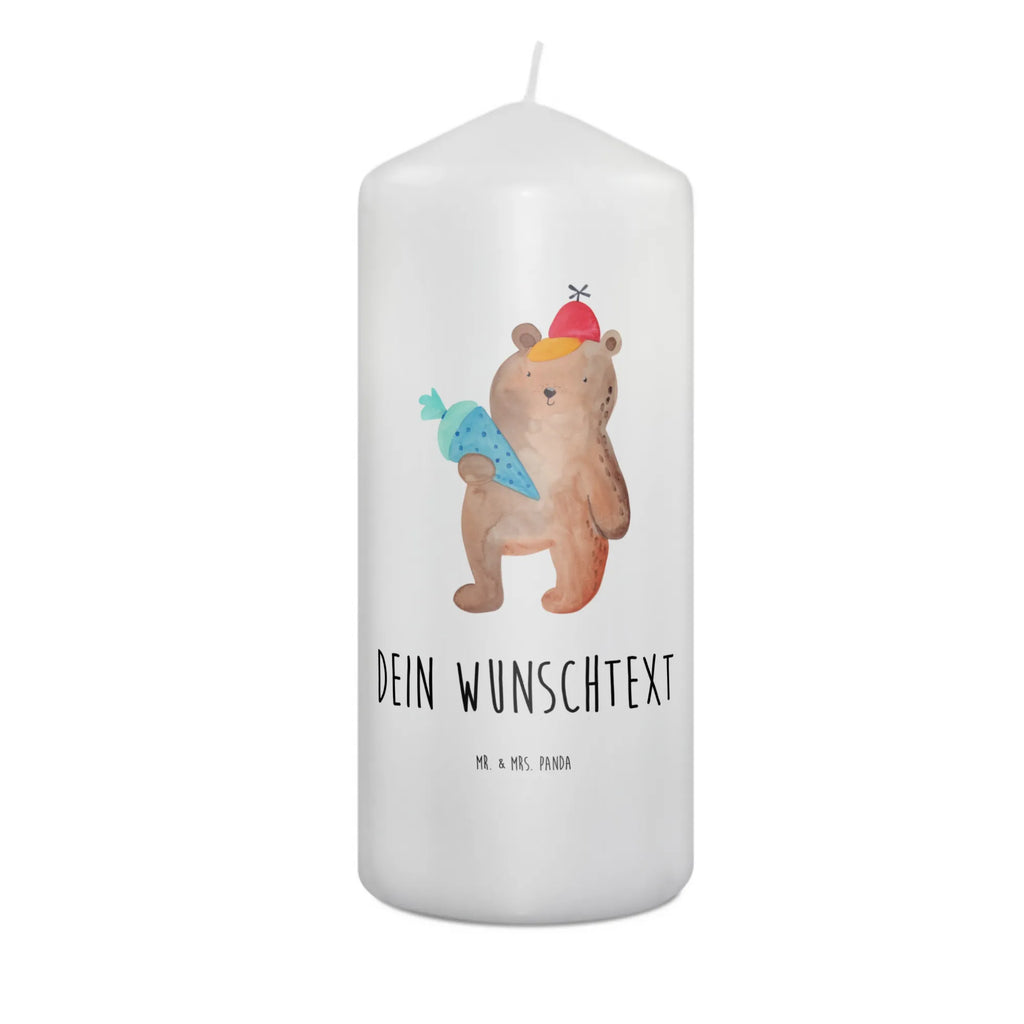 Personalisierte Kerze Bär mit Schultüte Adventskerze Mit Wunschname, Trauerkerze Mit Namen, Tischkerze Mit Namensdruck, Kommunionkerze Mit Namen, Laternenkerze Mit Namensdruck, Gartenkerze Mit Namen, Blockkerze Mit Namensdruck, Kerzen-Set Mit Namensgravur, Handgemachte Kerze Mit Wunschname, Votivkerze Mit Wunschname, Andachtskerze Mit Namensgravur, Kerze Mit Prägung Und Wunschname, Kerze Mit Namen, Weihnachtskerze Mit Namensgravur, Kerze Mit Spruch Und Namen, Outdoor-Kerze Mit Namensgravur, Streukerze Mit Namensdruck, Firmungskerze Mit Wunschname, Duftkerze Mit Namen, Personalisierte Kerze, Gedenkkerze Mit Namen, Teelicht Mit Namensdruck, Kerze Für Hochzeit Mit Namensgravur, Metall-Kerze Mit Namensgravur, Stearinkerze Mit Gravur, Kerze Für Geburtstag Mit Wunschname, Glas-Kerze Mit Wunschname, Sojawachskerze Mit Namensdruck, Taufekerze Mit Namensgravur, Bio-Kerze Mit Wunschname, Stabkerze Mit Gravur, Bienenwachskerze Mit Wunschname, Holz-Kerze Mit Namen, Tafelkerze Mit Wunschname, Osterkerze Mit Namen, Gastgeschenk Kerze Mit Namen, LED-Kerze Mit Wunschname, Handgegossene Kerze Mit Namen, Fair-Trade-Kerze Mit Namensgravur, Grabkerze Mit Namensgravur, Schwimmkerze Mit Namen, Stumpenkerze Mit Namensgravur, Teddy, Bär, Teddybär, Bär Motiv, Grundschule, Schulbeginn, Schultüte, Einschulung Geschenk, Schulanfang, Schule Geschenk, Erster Schultag Geschenk