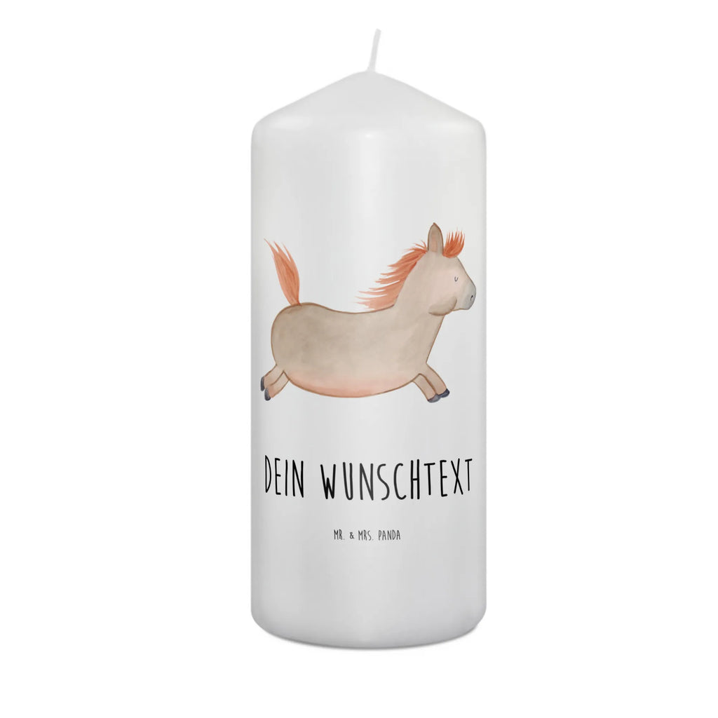 Personalised candle Horse Jump Stearinkerze Mit Gravur, Firmungskerze Mit Wunschname, Taufekerze Mit Namensgravur, Stumpenkerze Mit Namensgravur, Duftkerze Mit Namen, Grabkerze Mit Namensgravur, Blockkerze Mit Namensdruck, Fair-Trade-Kerze Mit Namensgravur, Weihnachtskerze Mit Namensgravur, Kerze Mit Prägung Und Wunschname, Tafelkerze Mit Wunschname, Osterkerze Mit Namen, Tischkerze Mit Namensdruck, Gedenkkerze Mit Namen, Kerze Für Hochzeit Mit Namensgravur, Outdoor-Kerze Mit Namensgravur, Kerzen-Set Mit Namensgravur, Gastgeschenk Kerze Mit Namen, Andachtskerze Mit Namensgravur, Stabkerze Mit Gravur, Kommunionkerze Mit Namen, Adventskerze Mit Wunschname, Handgegossene Kerze Mit Namen, Teelicht Mit Namensdruck, Handgemachte Kerze Mit Wunschname, Bio-Kerze Mit Wunschname, Bienenwachskerze Mit Wunschname, Votivkerze Mit Wunschname, Kerze Mit Namen, Sojawachskerze Mit Namensdruck, Trauerkerze Mit Namen, LED-Kerze Mit Wunschname, Laternenkerze Mit Namensdruck, Kerze Für Geburtstag Mit Wunschname, Gartenkerze Mit Namen, Holz-Kerze Mit Namen, Kerze Mit Spruch Und Namen, Schwimmkerze Mit Namen, Streukerze Mit Namensdruck, Personalisierte Kerze, Glas-Kerze Mit Wunschname, Metall-Kerze Mit Namensgravur, Bauernhof, Hoftiere, Landwirt, Landwirtin, Pferdebesitzer, Pony, Stall, Ausreiten, Reiten, Pferdestall, Pferde, Pferd
