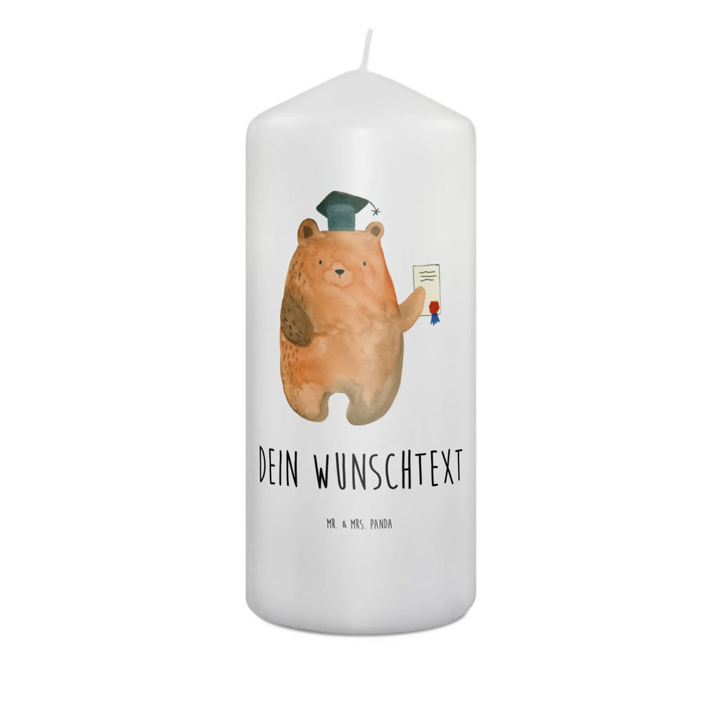 Personalisierte Kerze Prüfungsbär Votivkerze Mit Wunschname, Duftkerze Mit Namen, Adventskerze Mit Wunschname, Kerze Für Geburtstag Mit Wunschname, Kerze Mit Prägung Und Wunschname, Osterkerze Mit Namen, Taufekerze Mit Namensgravur, Tafelkerze Mit Wunschname, Outdoor-Kerze Mit Namensgravur, Blockkerze Mit Namensdruck, Glas-Kerze Mit Wunschname, Gedenkkerze Mit Namen, Kerze Mit Spruch Und Namen, Firmungskerze Mit Wunschname, Tischkerze Mit Namensdruck, Bio-Kerze Mit Wunschname, Stabkerze Mit Gravur, Handgemachte Kerze Mit Wunschname, Trauerkerze Mit Namen, Personalisierte Kerze, Sojawachskerze Mit Namensdruck, Handgegossene Kerze Mit Namen, Stumpenkerze Mit Namensgravur, Streukerze Mit Namensdruck, Kerze Für Hochzeit Mit Namensgravur, Laternenkerze Mit Namensdruck, Fair-Trade-Kerze Mit Namensgravur, Gartenkerze Mit Namen, Gastgeschenk Kerze Mit Namen, Holz-Kerze Mit Namen, Bienenwachskerze Mit Wunschname, Kerzen-Set Mit Namensgravur, Schwimmkerze Mit Namen, Metall-Kerze Mit Namensgravur, Weihnachtskerze Mit Namensgravur, Andachtskerze Mit Namensgravur, Grabkerze Mit Namensgravur, Teelicht Mit Namensdruck, LED-Kerze Mit Wunschname, Kerze Mit Namen, Stearinkerze Mit Gravur, Kommunionkerze Mit Namen, Teddy, Bär, Teddybär, Abschluss, Abitur, Prüfung Bestanden, Abschlusszeugnis, Prüfungen, Zeugnis