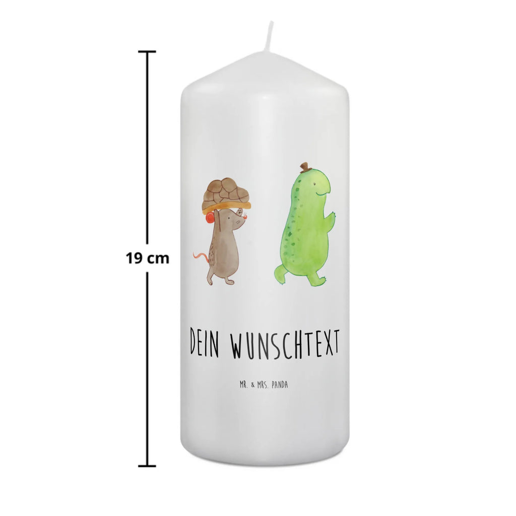 Personalisierte Kerze Schildkröte & Maus Grabkerze Mit Namensgravur, Stumpenkerze Mit Namensgravur, Blockkerze Mit Namensdruck, Schwimmkerze Mit Namen, Duftkerze Mit Namen, Handgemachte Kerze Mit Wunschname, Kerze Mit Namen, Handgegossene Kerze Mit Namen, Votivkerze Mit Wunschname, Gartenkerze Mit Namen, Teelicht Mit Namensdruck, Trauerkerze Mit Namen, Metall-Kerze Mit Namensgravur, Kerze Für Hochzeit Mit Namensgravur, Stearinkerze Mit Gravur, Gastgeschenk Kerze Mit Namen, Taufekerze Mit Namensgravur, Laternenkerze Mit Namensdruck, Kerze Mit Prägung Und Wunschname, Gedenkkerze Mit Namen, LED-Kerze Mit Wunschname, Holz-Kerze Mit Namen, Kerze Mit Spruch Und Namen, Firmungskerze Mit Wunschname, Bio-Kerze Mit Wunschname, Tischkerze Mit Namensdruck, Glas-Kerze Mit Wunschname, Andachtskerze Mit Namensgravur, Kerze Für Geburtstag Mit Wunschname, Streukerze Mit Namensdruck, Osterkerze Mit Namen, Fair-Trade-Kerze Mit Namensgravur, Sojawachskerze Mit Namensdruck, Tafelkerze Mit Wunschname, Weihnachtskerze Mit Namensgravur, Stabkerze Mit Gravur, Outdoor-Kerze Mit Namensgravur, Personalisierte Kerze, Kommunionkerze Mit Namen, Bienenwachskerze Mit Wunschname, Kerzen-Set Mit Namensgravur, Adventskerze Mit Wunschname, Schildkröte, Beste Freundinnen, Freundinnen, Maus, Freunde, Beste Freunde