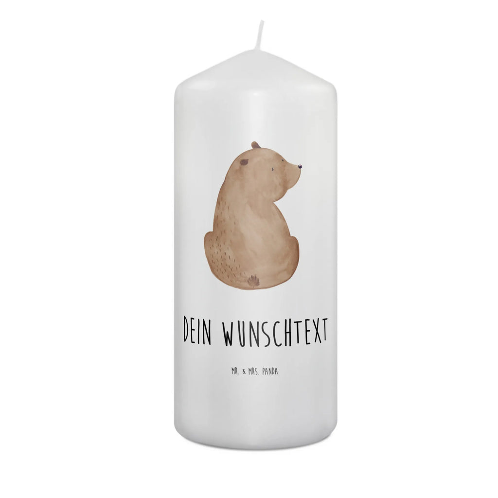 Personalizowana świeca niedźwiedź spojrzenie przez ramię Stumpenkerze Mit Namensgravur, Trauerkerze Mit Namen, Handgegossene Kerze Mit Namen, Firmungskerze Mit Wunschname, Kerze Mit Spruch Und Namen, Votivkerze Mit Wunschname, Andachtskerze Mit Namensgravur, Kommunionkerze Mit Namen, Taufekerze Mit Namensgravur, Kerze Für Geburtstag Mit Wunschname, Kerze Für Hochzeit Mit Namensgravur, Stearinkerze Mit Gravur, Handgemachte Kerze Mit Wunschname, Stabkerze Mit Gravur, Outdoor-Kerze Mit Namensgravur, Laternenkerze Mit Namensdruck, Osterkerze Mit Namen, Metall-Kerze Mit Namensgravur, Blockkerze Mit Namensdruck, Kerzen-Set Mit Namensgravur, Schwimmkerze Mit Namen, Kerze Mit Namen, Streukerze Mit Namensdruck, Bio-Kerze Mit Wunschname, Weihnachtskerze Mit Namensgravur, Personalisierte Kerze, Fair-Trade-Kerze Mit Namensgravur, Sojawachskerze Mit Namensdruck, Duftkerze Mit Namen, Adventskerze Mit Wunschname, Kerze Mit Prägung Und Wunschname, Tischkerze Mit Namensdruck, Glas-Kerze Mit Wunschname, Holz-Kerze Mit Namen, Gastgeschenk Kerze Mit Namen, Gartenkerze Mit Namen, Teelicht Mit Namensdruck, Grabkerze Mit Namensgravur, Tafelkerze Mit Wunschname, Gedenkkerze Mit Namen, Bienenwachskerze Mit Wunschname, LED-Kerze Mit Wunschname, Teddy, Bär, Teddybär, Weltansicht, Selbstachtung, Weisheit, Bären, Motivation, Bärenliebe
