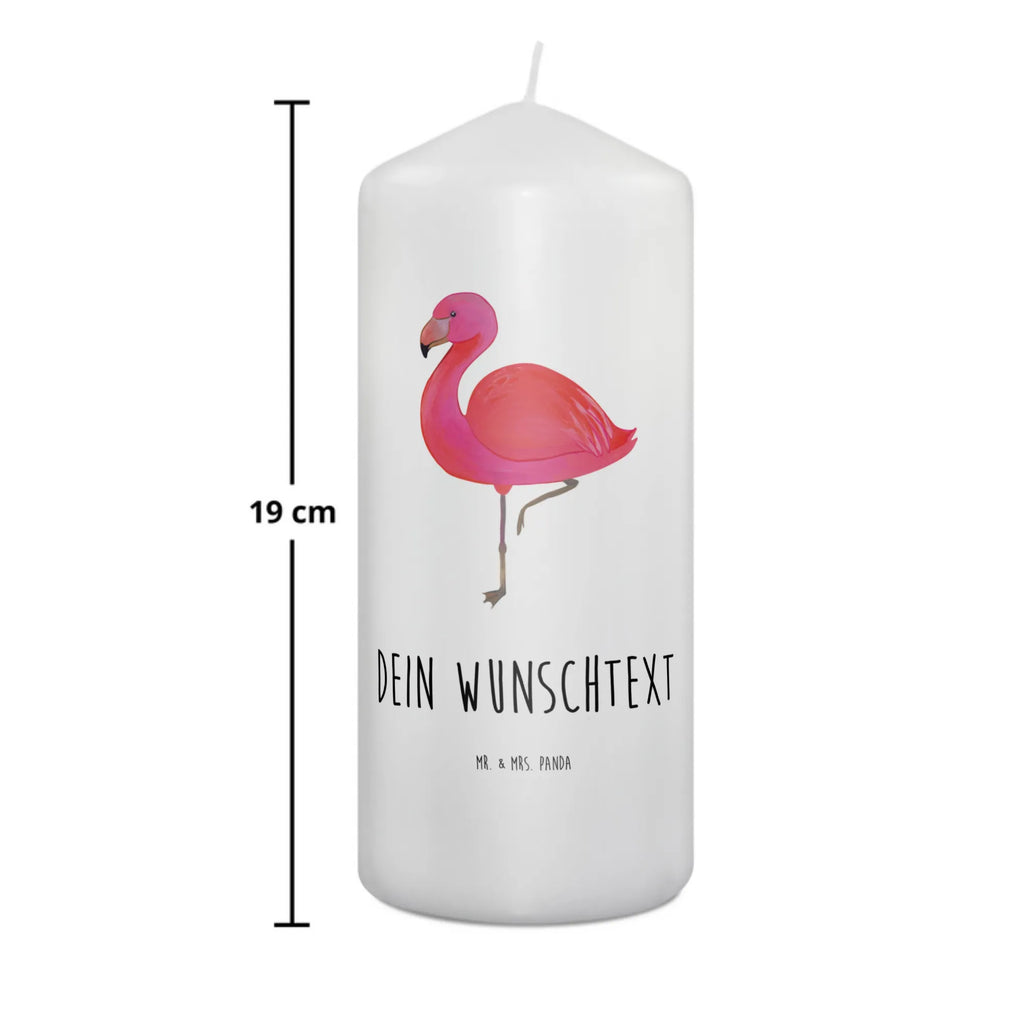 Personalisierte Kerze Flamingo classic Bio-Kerze Mit Wunschname, Handgemachte Kerze Mit Wunschname, Laternenkerze Mit Namensdruck, Schwimmkerze Mit Namen, Firmungskerze Mit Wunschname, Kerze Mit Prägung Und Wunschname, Kerze Für Geburtstag Mit Wunschname, Kerze Mit Namen, Outdoor-Kerze Mit Namensgravur, Holz-Kerze Mit Namen, Weihnachtskerze Mit Namensgravur, Metall-Kerze Mit Namensgravur, Tafelkerze Mit Wunschname, Stumpenkerze Mit Namensgravur, Fair-Trade-Kerze Mit Namensgravur, Grabkerze Mit Namensgravur, Bienenwachskerze Mit Wunschname, Sojawachskerze Mit Namensdruck, Kerze Mit Spruch Und Namen, Kommunionkerze Mit Namen, Duftkerze Mit Namen, Personalisierte Kerze, Trauerkerze Mit Namen, Stearinkerze Mit Gravur, Teelicht Mit Namensdruck, Blockkerze Mit Namensdruck, Adventskerze Mit Wunschname, Kerze Für Hochzeit Mit Namensgravur, Gastgeschenk Kerze Mit Namen, Andachtskerze Mit Namensgravur, Gedenkkerze Mit Namen, Votivkerze Mit Wunschname, Streukerze Mit Namensdruck, Gartenkerze Mit Namen, LED-Kerze Mit Wunschname, Taufekerze Mit Namensgravur, Stabkerze Mit Gravur, Handgegossene Kerze Mit Namen, Kerzen-Set Mit Namensgravur, Glas-Kerze Mit Wunschname, Tischkerze Mit Namensdruck, Osterkerze Mit Namen, Flamingo, Freundinnen, für Mich, Tochter, Spruch, Einzigartig, Geschwister, Sohn, Stolz, Ich, Selbstliebe, Freundin, Außenseiter