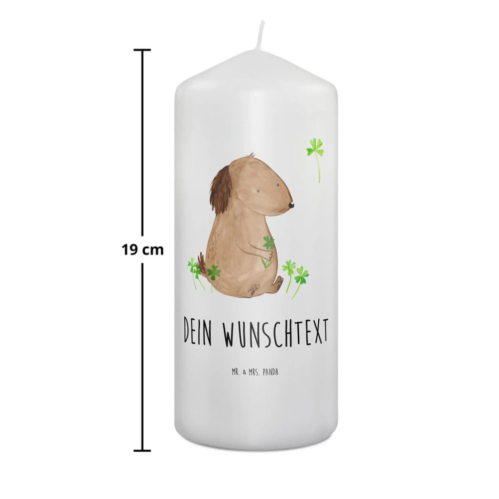 Personalizowana świeca pies koniczyna Personalisierte Kerze, Sojawachskerze Mit Namensdruck, Gedenkkerze Mit Namen, Votivkerze Mit Wunschname, Stumpenkerze Mit Namensgravur, Kerze Mit Namen, Holz-Kerze Mit Namen, Tafelkerze Mit Wunschname, Teelicht Mit Namensdruck, Glas-Kerze Mit Wunschname, Blockkerze Mit Namensdruck, LED-Kerze Mit Wunschname, Kommunionkerze Mit Namen, Bio-Kerze Mit Wunschname, Gastgeschenk Kerze Mit Namen, Tischkerze Mit Namensdruck, Firmungskerze Mit Wunschname, Handgemachte Kerze Mit Wunschname, Trauerkerze Mit Namen, Kerze Für Hochzeit Mit Namensgravur, Metall-Kerze Mit Namensgravur, Bienenwachskerze Mit Wunschname, Kerze Für Geburtstag Mit Wunschname, Andachtskerze Mit Namensgravur, Duftkerze Mit Namen, Stabkerze Mit Gravur, Streukerze Mit Namensdruck, Weihnachtskerze Mit Namensgravur, Taufekerze Mit Namensgravur, Schwimmkerze Mit Namen, Handgegossene Kerze Mit Namen, Outdoor-Kerze Mit Namensgravur, Gartenkerze Mit Namen, Kerzen-Set Mit Namensgravur, Grabkerze Mit Namensgravur, Adventskerze Mit Wunschname, Kerze Mit Spruch Und Namen, Laternenkerze Mit Namensdruck, Kerze Mit Prägung Und Wunschname, Fair-Trade-Kerze Mit Namensgravur, Stearinkerze Mit Gravur, Osterkerze Mit Namen, Sprüche, Hund, Hunderasse, Hundebesitzer, Hundemotiv, Haustier, Tierliebhaber, Motivation, Geschenk, Tagträume, Neuanfang, Glücksbringer, Glück, Selbstliebe, Kleeblatt, Achtsamkeit