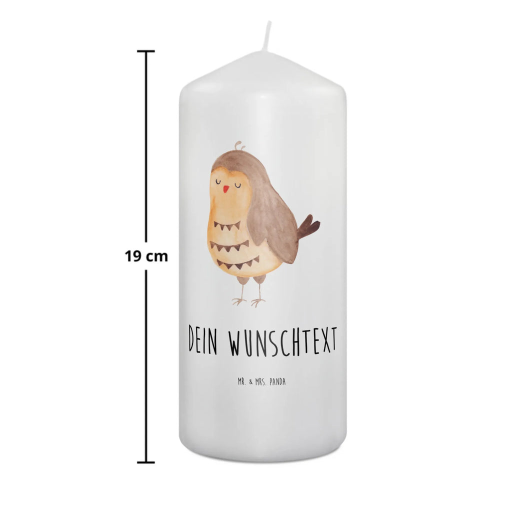 Personalised candle Owl Satisfied Streukerze Mit Namensdruck, Stabkerze Mit Gravur, Handgegossene Kerze Mit Namen, Andachtskerze Mit Namensgravur, Firmungskerze Mit Wunschname, Teelicht Mit Namensdruck, Stumpenkerze Mit Namensgravur, Bienenwachskerze Mit Wunschname, Kommunionkerze Mit Namen, Outdoor-Kerze Mit Namensgravur, Adventskerze Mit Wunschname, Osterkerze Mit Namen, Bio-Kerze Mit Wunschname, Metall-Kerze Mit Namensgravur, Weihnachtskerze Mit Namensgravur, Blockkerze Mit Namensdruck, Taufekerze Mit Namensgravur, Schwimmkerze Mit Namen, Fair-Trade-Kerze Mit Namensgravur, Stearinkerze Mit Gravur, Votivkerze Mit Wunschname, Holz-Kerze Mit Namen, Kerze Mit Prägung Und Wunschname, Sojawachskerze Mit Namensdruck, Kerze Für Hochzeit Mit Namensgravur, Gedenkkerze Mit Namen, Trauerkerze Mit Namen, Gartenkerze Mit Namen, Kerze Für Geburtstag Mit Wunschname, Grabkerze Mit Namensgravur, Tafelkerze Mit Wunschname, Glas-Kerze Mit Wunschname, Laternenkerze Mit Namensdruck, Duftkerze Mit Namen, Kerze Mit Namen, LED-Kerze Mit Wunschname, Kerze Mit Spruch Und Namen, Gastgeschenk Kerze Mit Namen, Kerzen-Set Mit Namensgravur, Personalisierte Kerze, Tischkerze Mit Namensdruck, Handgemachte Kerze Mit Wunschname, Eule, Eule Deko, Wortspiel Lustig, Geschenk Hochzeitstag, Eule Spruch, Liebe Spruch, Owl, Romantisch, Spruch schön