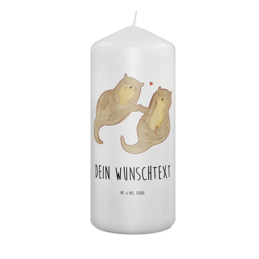 Personalisierte Kerze Otter händchenhaltend Grabkerze Mit Namensgravur, Stumpenkerze Mit Namensgravur, Firmungskerze Mit Wunschname, Holz-Kerze Mit Namen, Kerze Für Hochzeit Mit Namensgravur, Handgemachte Kerze Mit Wunschname, Bio-Kerze Mit Wunschname, Glas-Kerze Mit Wunschname, Tafelkerze Mit Wunschname, Outdoor-Kerze Mit Namensgravur, Duftkerze Mit Namen, Kerze Für Geburtstag Mit Wunschname, Laternenkerze Mit Namensdruck, Teelicht Mit Namensdruck, Kerzen-Set Mit Namensgravur, Gartenkerze Mit Namen, Osterkerze Mit Namen, Fair-Trade-Kerze Mit Namensgravur, Gedenkkerze Mit Namen, Adventskerze Mit Wunschname, Streukerze Mit Namensdruck, Trauerkerze Mit Namen, Handgegossene Kerze Mit Namen, Kerze Mit Namen, Personalisierte Kerze, Tischkerze Mit Namensdruck, Andachtskerze Mit Namensgravur, Taufekerze Mit Namensgravur, Schwimmkerze Mit Namen, Weihnachtskerze Mit Namensgravur, Kommunionkerze Mit Namen, Kerze Mit Prägung Und Wunschname, Metall-Kerze Mit Namensgravur, Sojawachskerze Mit Namensdruck, LED-Kerze Mit Wunschname, Stabkerze Mit Gravur, Blockkerze Mit Namensdruck, Gastgeschenk Kerze Mit Namen, Kerze Mit Spruch Und Namen, Stearinkerze Mit Gravur, Votivkerze Mit Wunschname, Bienenwachskerze Mit Wunschname, Otter, Fischotter, Seeotter, Otter Seeotter See Otter
