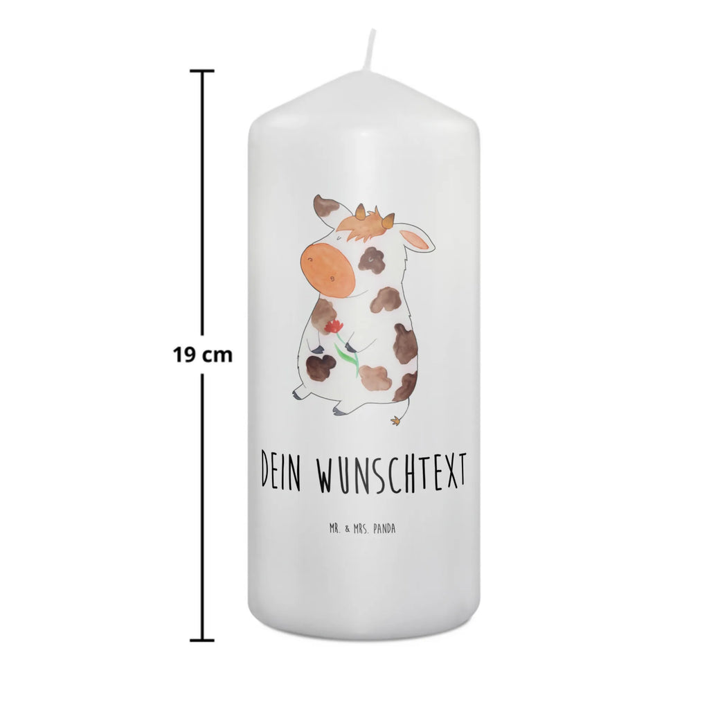 Personalisierte Kerze Kuh Gartenkerze Mit Namen, Kerze Mit Namen, Bienenwachskerze Mit Wunschname, Stumpenkerze Mit Namensgravur, Tischkerze Mit Namensdruck, Gastgeschenk Kerze Mit Namen, Laternenkerze Mit Namensdruck, Firmungskerze Mit Wunschname, Kommunionkerze Mit Namen, Personalisierte Kerze, Fair-Trade-Kerze Mit Namensgravur, Sojawachskerze Mit Namensdruck, Kerze Mit Spruch Und Namen, Duftkerze Mit Namen, Blockkerze Mit Namensdruck, Tafelkerze Mit Wunschname, Votivkerze Mit Wunschname, Osterkerze Mit Namen, Grabkerze Mit Namensgravur, Adventskerze Mit Wunschname, Metall-Kerze Mit Namensgravur, Glas-Kerze Mit Wunschname, Handgegossene Kerze Mit Namen, Kerze Für Geburtstag Mit Wunschname, Gedenkkerze Mit Namen, Outdoor-Kerze Mit Namensgravur, Handgemachte Kerze Mit Wunschname, Andachtskerze Mit Namensgravur, Schwimmkerze Mit Namen, Holz-Kerze Mit Namen, Kerze Mit Prägung Und Wunschname, Bio-Kerze Mit Wunschname, Kerzen-Set Mit Namensgravur, Stabkerze Mit Gravur, Trauerkerze Mit Namen, Taufekerze Mit Namensgravur, Streukerze Mit Namensdruck, LED-Kerze Mit Wunschname, Weihnachtskerze Mit Namensgravur, Stearinkerze Mit Gravur, Teelicht Mit Namensdruck, Kerze Für Hochzeit Mit Namensgravur, Bauernhof, Hoftiere, Landwirt, Landwirtin, Flausen, Motivtion, Milchkuh, Kühe, Spruch, Milch, Träume, Magie, Kuh, Hof