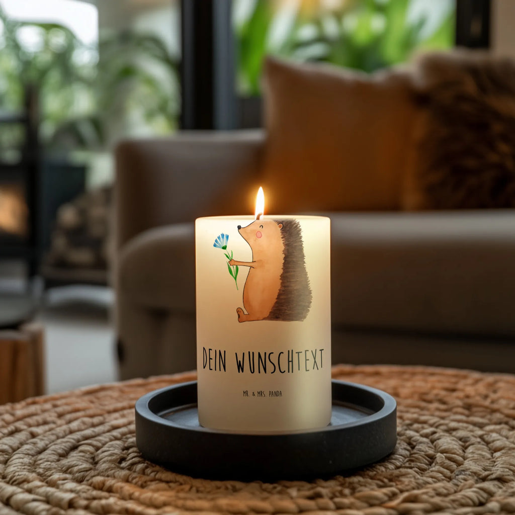 Personalisierte Kerze Igel mit Blume Kerze Für Geburtstag Mit Wunschname, Osterkerze Mit Namen, Stearinkerze Mit Gravur, Holz-Kerze Mit Namen, Blockkerze Mit Namensdruck, Handgegossene Kerze Mit Namen, LED-Kerze Mit Wunschname, Personalisierte Kerze, Votivkerze Mit Wunschname, Outdoor-Kerze Mit Namensgravur, Taufekerze Mit Namensgravur, Kerze Mit Prägung Und Wunschname, Grabkerze Mit Namensgravur, Kerze Mit Namen, Gastgeschenk Kerze Mit Namen, Schwimmkerze Mit Namen, Firmungskerze Mit Wunschname, Bienenwachskerze Mit Wunschname, Handgemachte Kerze Mit Wunschname, Stumpenkerze Mit Namensgravur, Metall-Kerze Mit Namensgravur, Duftkerze Mit Namen, Andachtskerze Mit Namensgravur, Bio-Kerze Mit Wunschname, Kerze Mit Spruch Und Namen, Adventskerze Mit Wunschname, Teelicht Mit Namensdruck, Sojawachskerze Mit Namensdruck, Kerzen-Set Mit Namensgravur, Gartenkerze Mit Namen, Tischkerze Mit Namensdruck, Laternenkerze Mit Namensdruck, Trauerkerze Mit Namen, Weihnachtskerze Mit Namensgravur, Fair-Trade-Kerze Mit Namensgravur, Gedenkkerze Mit Namen, Streukerze Mit Namensdruck, Glas-Kerze Mit Wunschname, Kerze Für Hochzeit Mit Namensgravur, Stabkerze Mit Gravur, Tafelkerze Mit Wunschname, Kommunionkerze Mit Namen, Lustige Sprüche, Tiere, Tiermotive, Gute Laune, Krankenhaus, Genesungswünsche, Igel, Besuch, Krankheit, Gute Besserung, krank