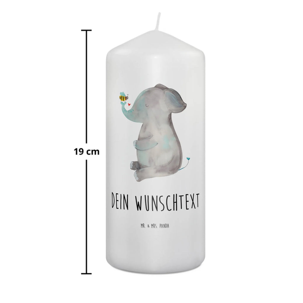 Personalisierte Kerze Elefant & Biene Tischkerze Mit Namensdruck, Laternenkerze Mit Namensdruck, Metall-Kerze Mit Namensgravur, Outdoor-Kerze Mit Namensgravur, Stumpenkerze Mit Namensgravur, Kerze Mit Namen, Adventskerze Mit Wunschname, LED-Kerze Mit Wunschname, Weihnachtskerze Mit Namensgravur, Glas-Kerze Mit Wunschname, Stearinkerze Mit Gravur, Kerzen-Set Mit Namensgravur, Handgemachte Kerze Mit Wunschname, Stabkerze Mit Gravur, Sojawachskerze Mit Namensdruck, Taufekerze Mit Namensgravur, Personalisierte Kerze, Firmungskerze Mit Wunschname, Handgegossene Kerze Mit Namen, Bienenwachskerze Mit Wunschname, Andachtskerze Mit Namensgravur, Bio-Kerze Mit Wunschname, Streukerze Mit Namensdruck, Votivkerze Mit Wunschname, Gedenkkerze Mit Namen, Duftkerze Mit Namen, Gastgeschenk Kerze Mit Namen, Teelicht Mit Namensdruck, Osterkerze Mit Namen, Kerze Mit Spruch Und Namen, Schwimmkerze Mit Namen, Kerze Für Hochzeit Mit Namensgravur, Blockkerze Mit Namensdruck, Kerze Für Geburtstag Mit Wunschname, Gartenkerze Mit Namen, Kerze Mit Prägung Und Wunschname, Tafelkerze Mit Wunschname, Holz-Kerze Mit Namen, Kommunionkerze Mit Namen, Grabkerze Mit Namensgravur, Trauerkerze Mit Namen, Fair-Trade-Kerze Mit Namensgravur, Tiermotive, Gute Laune, lustige Sprüche, Tiere, Liebesbeweis, Elefant, Jahrestag, Heiratsantrag, Liebe, Liebesspruch, Hochzeitsgeschenk, Biene, Liebesgeschenk