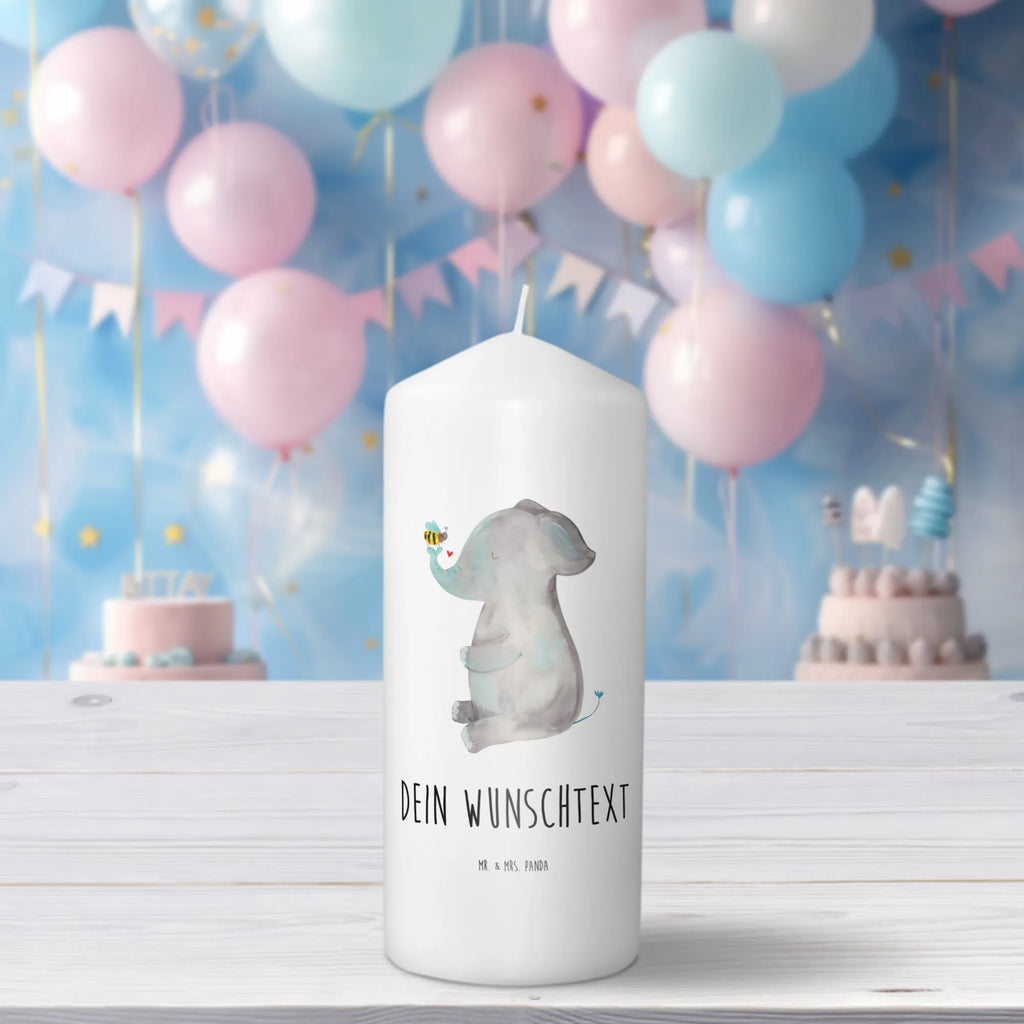Personalisierte Kerze Elefant & Biene Tischkerze Mit Namensdruck, Laternenkerze Mit Namensdruck, Metall-Kerze Mit Namensgravur, Outdoor-Kerze Mit Namensgravur, Stumpenkerze Mit Namensgravur, Kerze Mit Namen, Adventskerze Mit Wunschname, LED-Kerze Mit Wunschname, Weihnachtskerze Mit Namensgravur, Glas-Kerze Mit Wunschname, Stearinkerze Mit Gravur, Kerzen-Set Mit Namensgravur, Handgemachte Kerze Mit Wunschname, Stabkerze Mit Gravur, Sojawachskerze Mit Namensdruck, Taufekerze Mit Namensgravur, Personalisierte Kerze, Firmungskerze Mit Wunschname, Handgegossene Kerze Mit Namen, Bienenwachskerze Mit Wunschname, Andachtskerze Mit Namensgravur, Bio-Kerze Mit Wunschname, Streukerze Mit Namensdruck, Votivkerze Mit Wunschname, Gedenkkerze Mit Namen, Duftkerze Mit Namen, Gastgeschenk Kerze Mit Namen, Teelicht Mit Namensdruck, Osterkerze Mit Namen, Kerze Mit Spruch Und Namen, Schwimmkerze Mit Namen, Kerze Für Hochzeit Mit Namensgravur, Blockkerze Mit Namensdruck, Kerze Für Geburtstag Mit Wunschname, Gartenkerze Mit Namen, Kerze Mit Prägung Und Wunschname, Tafelkerze Mit Wunschname, Holz-Kerze Mit Namen, Kommunionkerze Mit Namen, Grabkerze Mit Namensgravur, Trauerkerze Mit Namen, Fair-Trade-Kerze Mit Namensgravur, Tiermotive, Gute Laune, lustige Sprüche, Tiere, Liebesbeweis, Elefant, Jahrestag, Heiratsantrag, Liebe, Liebesspruch, Hochzeitsgeschenk, Biene, Liebesgeschenk