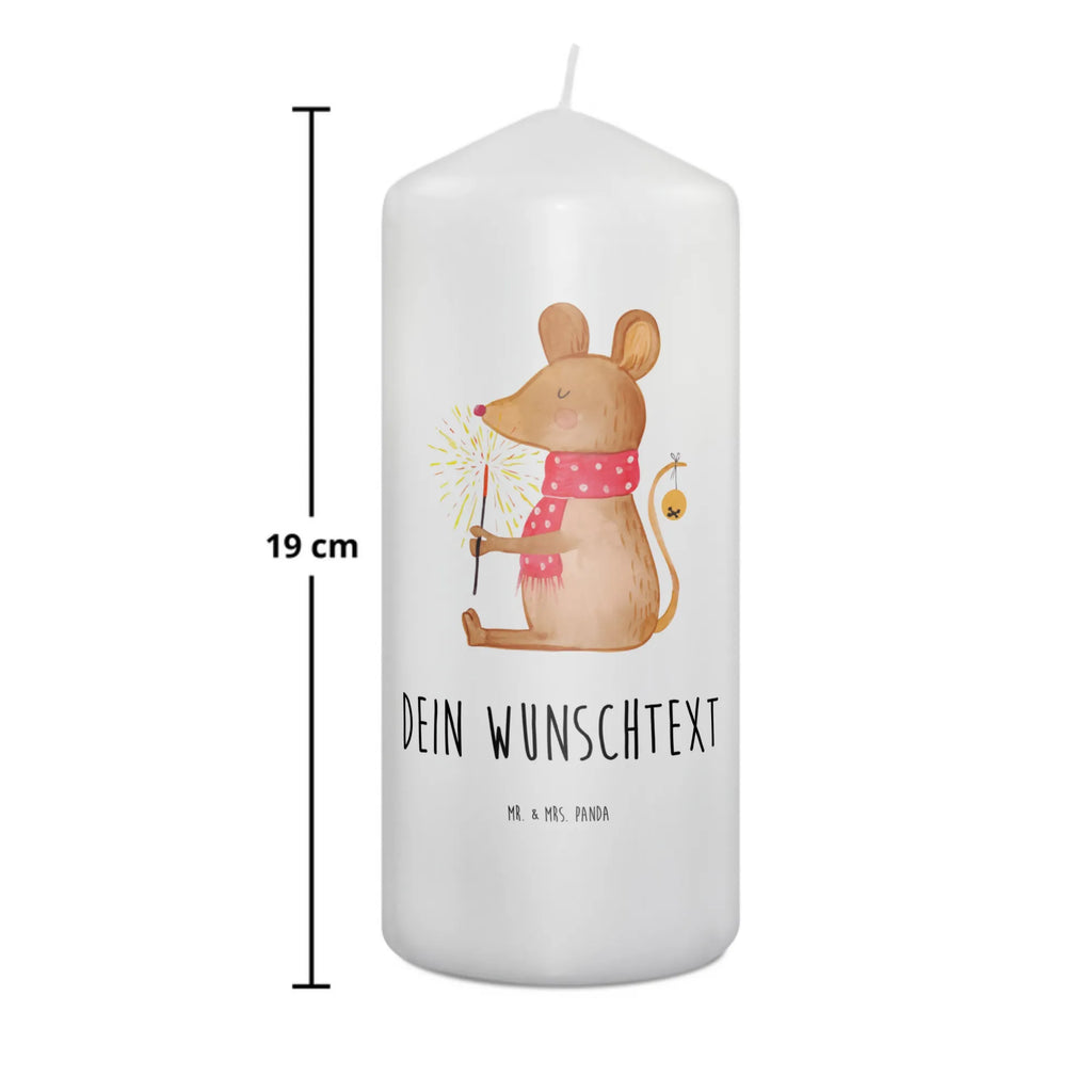Personalised candle Mouse Christmas Metall-Kerze Mit Namensgravur, Gartenkerze Mit Namen, Kerze Mit Spruch Und Namen, Blockkerze Mit Namensdruck, Bio-Kerze Mit Wunschname, LED-Kerze Mit Wunschname, Osterkerze Mit Namen, Handgegossene Kerze Mit Namen, Tafelkerze Mit Wunschname, Kerze Mit Prägung Und Wunschname, Votivkerze Mit Wunschname, Andachtskerze Mit Namensgravur, Personalisierte Kerze, Sojawachskerze Mit Namensdruck, Stumpenkerze Mit Namensgravur, Weihnachtskerze Mit Namensgravur, Taufekerze Mit Namensgravur, Grabkerze Mit Namensgravur, Gedenkkerze Mit Namen, Teelicht Mit Namensdruck, Gastgeschenk Kerze Mit Namen, Bienenwachskerze Mit Wunschname, Stearinkerze Mit Gravur, Kerze Mit Namen, Firmungskerze Mit Wunschname, Kerzen-Set Mit Namensgravur, Kommunionkerze Mit Namen, Tischkerze Mit Namensdruck, Holz-Kerze Mit Namen, Schwimmkerze Mit Namen, Fair-Trade-Kerze Mit Namensgravur, Adventskerze Mit Wunschname, Glas-Kerze Mit Wunschname, Stabkerze Mit Gravur, Laternenkerze Mit Namensdruck, Kerze Für Hochzeit Mit Namensgravur, Handgemachte Kerze Mit Wunschname, Duftkerze Mit Namen, Trauerkerze Mit Namen, Kerze Für Geburtstag Mit Wunschname, Streukerze Mit Namensdruck, Outdoor-Kerze Mit Namensgravur, Winter, Weihnachten, Weihnachtsdeko, Nikolaus, Advent, Heiligabend, Wintermotiv, Weihnachtswunder, Weihnachtsmotiv, Frohe Weihnachten, Maus, Mäuschen, Weihnachtsgruß