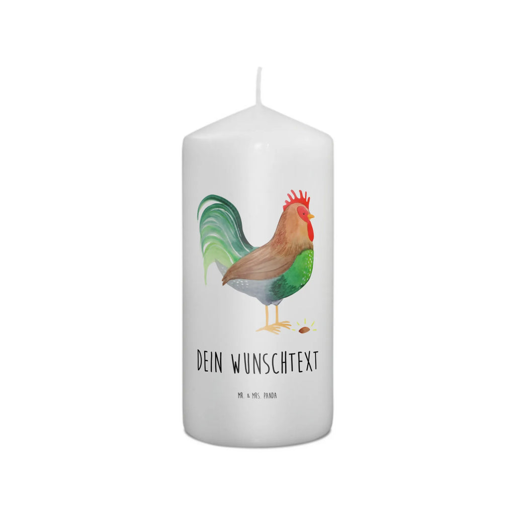 Personalisierte Kerze Hahn mit Korn Trauerkerze Mit Namen, Fair-Trade-Kerze Mit Namensgravur, Stumpenkerze Mit Namensgravur, Kerzen-Set Mit Namensgravur, Tafelkerze Mit Wunschname, Kerze Mit Namen, Andachtskerze Mit Namensgravur, Outdoor-Kerze Mit Namensgravur, Votivkerze Mit Wunschname, Personalisierte Kerze, Adventskerze Mit Wunschname, Kerze Mit Prägung Und Wunschname, Weihnachtskerze Mit Namensgravur, Taufekerze Mit Namensgravur, Gedenkkerze Mit Namen, Bio-Kerze Mit Wunschname, Kerze Für Hochzeit Mit Namensgravur, Stearinkerze Mit Gravur, Kerze Mit Spruch Und Namen, Laternenkerze Mit Namensdruck, Gastgeschenk Kerze Mit Namen, Streukerze Mit Namensdruck, Handgegossene Kerze Mit Namen, Holz-Kerze Mit Namen, Firmungskerze Mit Wunschname, Stabkerze Mit Gravur, Osterkerze Mit Namen, Schwimmkerze Mit Namen, Sojawachskerze Mit Namensdruck, Tischkerze Mit Namensdruck, Glas-Kerze Mit Wunschname, Metall-Kerze Mit Namensgravur, Gartenkerze Mit Namen, Kommunionkerze Mit Namen, Bienenwachskerze Mit Wunschname, Blockkerze Mit Namensdruck, Grabkerze Mit Namensgravur, Teelicht Mit Namensdruck, Handgemachte Kerze Mit Wunschname, LED-Kerze Mit Wunschname, Kerze Für Geburtstag Mit Wunschname, Duftkerze Mit Namen, Bauernhof, Hoftiere, Landwirt, Landwirtin, Natur, Eier, Henne, Hahn, Korn