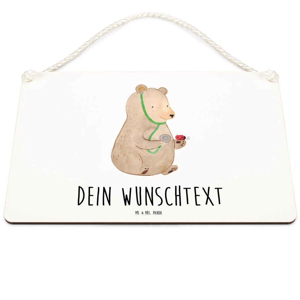 Personalisiertes Deko Schild Bär Arzt Vintage Deko Schild Mit Gravur, Deko Schild Mit Gravur, Liebevoll Gestaltetes Deko Schild Mit Wunschtext, Dekoschild Personalisiert, Wandschild Mit Text, Deko Schild Mit Namen, Schild Zum Hinstellen Mit Text, Deko Schild Für Freunde Mit Namen, Deko Schild Für Familie Mit Text, Schild Mit Individuellem Text, Lustiges Deko Schild Mit Wunschtext, Schild Mit Botschaft, Deko Schild Mit Blumenmotiv Und Gravur, Schild Zum Aufstellen Mit Wunschtext, Deko Schild Selbst Gestalten, Deko Schild Mit Herz Und Text, Deko Schild Für Flur Mit Gravur, Spruchschild Mit Wunschtext, Türschild Mit Namen, Deko Schild Für Wohnzimmer Mit Wunschtext, Deko Wandtafel Mit Namen, Deko Schild Als Geschenk Personalisiert, Landhausstil Schild Mit Namen, Deko Schild Für Balkon Mit Namen, Holzschild Mit Wunschtext, Deko Schild Mit Spruch, Modernes Deko Schild Mit Text, Geschenkidee Deko Schild Mit Text, Personalisiertes Deko Schild, Rustikales Deko Schild Personalisiert, Deko Schild Für Küche Personalisiert, Deko Schild Für Garten Mit Wunschtext, Kleines Deko Schild Mit Wunschtext, Metallschild Personalisiert, Großes Deko Schild Personalisiert, Deko Schild Mit Wunschtext, Shabby Chic Schild Mit Wunschtext, Bär, Teddy, Teddybär, Ärztin, Arzt, Doktor, Professorin, Professor, Doktorin