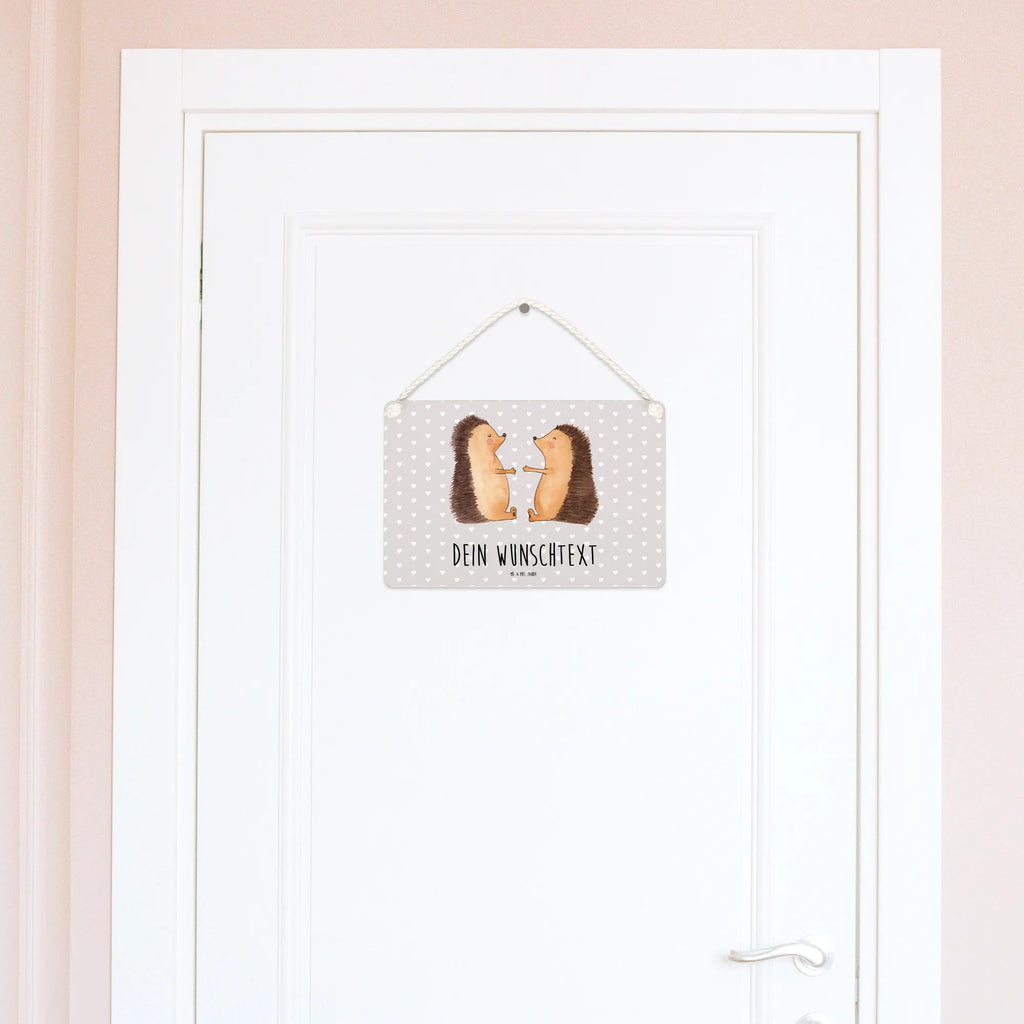 Personalisiertes Deko Schild Igel Liebe Deko Schild Für Wohnzimmer Mit Wunschtext, Kleines Deko Schild Mit Wunschtext, Landhausstil Schild Mit Namen, Dekoschild Personalisiert, Deko Schild Für Balkon Mit Namen, Personalisiertes Deko Schild, Deko Schild Für Familie Mit Text, Deko Schild Für Freunde Mit Namen, Schild Mit Botschaft, Türschild Mit Namen, Deko Schild Für Garten Mit Wunschtext, Modernes Deko Schild Mit Text, Deko Schild Mit Namen, Lustiges Deko Schild Mit Wunschtext, Deko Schild Mit Blumenmotiv Und Gravur, Deko Wandtafel Mit Namen, Schild Zum Hinstellen Mit Text, Deko Schild Selbst Gestalten, Deko Schild Mit Herz Und Text, Deko Schild Für Küche Personalisiert, Großes Deko Schild Personalisiert, Deko Schild Für Flur Mit Gravur, Shabby Chic Schild Mit Wunschtext, Deko Schild Mit Gravur, Wandschild Mit Text, Metallschild Personalisiert, Geschenkidee Deko Schild Mit Text, Schild Mit Individuellem Text, Liebevoll Gestaltetes Deko Schild Mit Wunschtext, Spruchschild Mit Wunschtext, Vintage Deko Schild Mit Gravur, Deko Schild Mit Wunschtext, Deko Schild Als Geschenk Personalisiert, Deko Schild Mit Spruch, Schild Zum Aufstellen Mit Wunschtext, Rustikales Deko Schild Personalisiert, Holzschild Mit Wunschtext, Liebe, Partner, Freund, Freundin, Ehemann, Ehefrau, Heiraten, Verlobung, Heiratsantrag, Liebesgeschenk, Jahrestag, Hocheitstag, Hochzeitstag, Hochzeit, Igel, Liebesbeweis, Verheiratet, Geschenk, Verliebt, Verlobt