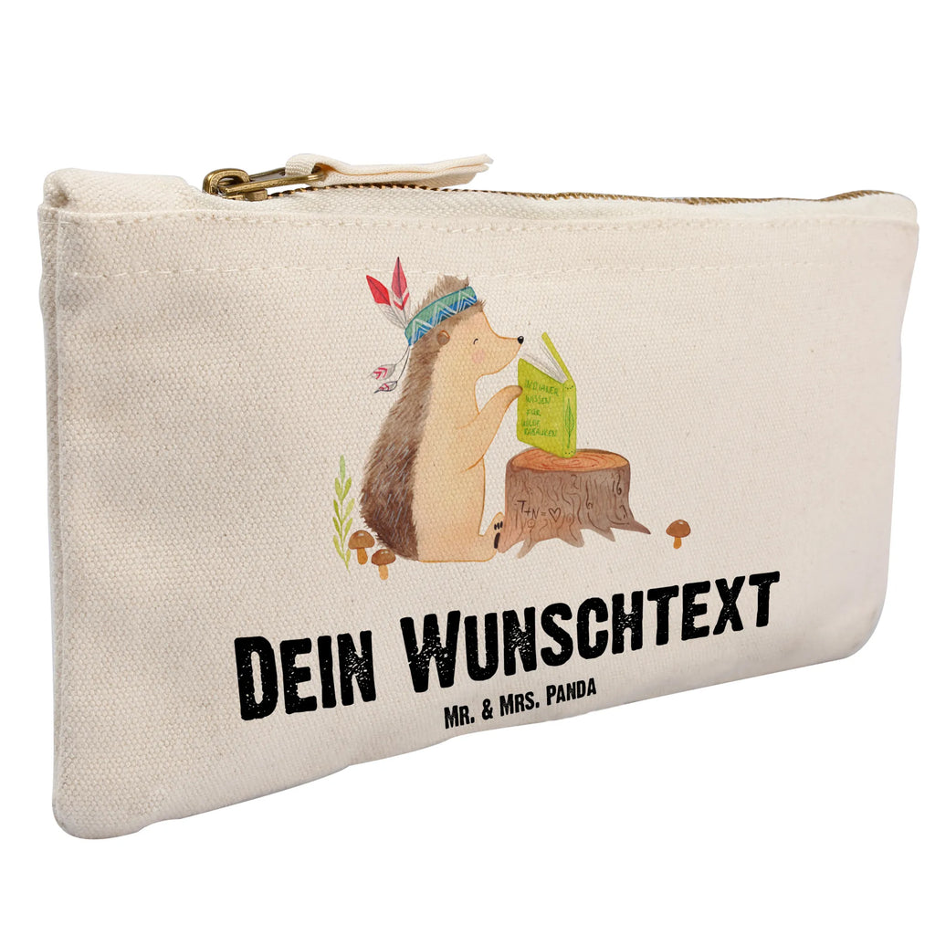 Personalisierte Schminktasche Igel Federschmuck Schminktasche Zum Aufhängen Mit Name, Schminkbeutel Mit Gravur, Personalisierte Schminktasche, Schminktasche Mit Reißverschluss Und Namen, Schminktasche Mit Fächern Personalisiert, Kosmetiktasche Damen Mit Namen, Schminktasche Geschenk Personalisiert, Schminktasche Klein Personalisiert, Schminktasche Für Mädchen Mit Wunschtext, Schminktasche Blumen Mit Initialen, Schminktasche Für Unterwegs Mit Personalisierung, Kosmetiktasche Zum Mitnehmen Mit Namen, Schminktasche Groß Mit Wunschtext, Schminktasche Tiermotiv Mit Namen, Make-Up Tasche Mit Name, Reise-Kosmetiktasche Mit Name, Kosmetiktasche Organizer Mit Wunschtext, Schminktasche Für Teenager Mit Namen, Schminktasche Nachhaltig Mit Wunschtext, Schminktasche Stoff Mit Namen, Stifteaufbewahrung Personalisiert, Schminktäschchen Mit Initialen, Schminktasche Mit Muster Und Namen, Schminktasche Mit Namen, Kosmetiktasche Personalisiert, Kulturbeutel Damen Personalisiert, Schminktasche Für Unterwegs Mit Wunschtext, Kosmetiktasche Für Handtasche Personalisiert, Schminktasche Leder Mit Gravur, Aufbewahrung Für Schminke Mit Namen, Schminktasche Reise Mit Namen, Stiftetasche mit Wunschtext, Schminktasche Mit Wunschtext, Tiere, Waldtiere, Abenteuer, Indianer, Lagerfeuer, Camping, Igel