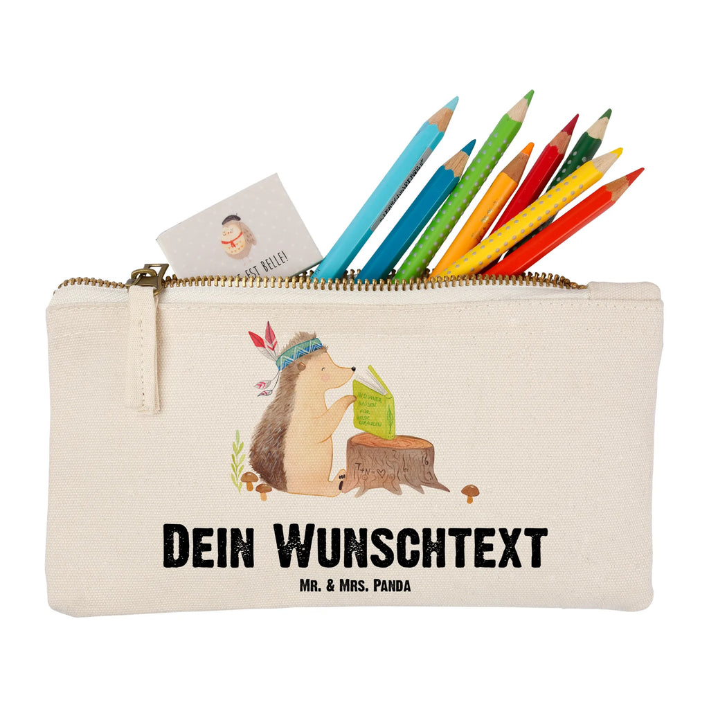 Personalisierte Schminktasche Igel Federschmuck Schminktasche Zum Aufhängen Mit Name, Schminkbeutel Mit Gravur, Personalisierte Schminktasche, Schminktasche Mit Reißverschluss Und Namen, Schminktasche Mit Fächern Personalisiert, Kosmetiktasche Damen Mit Namen, Schminktasche Geschenk Personalisiert, Schminktasche Klein Personalisiert, Schminktasche Für Mädchen Mit Wunschtext, Schminktasche Blumen Mit Initialen, Schminktasche Für Unterwegs Mit Personalisierung, Kosmetiktasche Zum Mitnehmen Mit Namen, Schminktasche Groß Mit Wunschtext, Schminktasche Tiermotiv Mit Namen, Make-Up Tasche Mit Name, Reise-Kosmetiktasche Mit Name, Kosmetiktasche Organizer Mit Wunschtext, Schminktasche Für Teenager Mit Namen, Schminktasche Nachhaltig Mit Wunschtext, Schminktasche Stoff Mit Namen, Stifteaufbewahrung Personalisiert, Schminktäschchen Mit Initialen, Schminktasche Mit Muster Und Namen, Schminktasche Mit Namen, Kosmetiktasche Personalisiert, Kulturbeutel Damen Personalisiert, Schminktasche Für Unterwegs Mit Wunschtext, Kosmetiktasche Für Handtasche Personalisiert, Schminktasche Leder Mit Gravur, Aufbewahrung Für Schminke Mit Namen, Schminktasche Reise Mit Namen, Stiftetasche mit Wunschtext, Schminktasche Mit Wunschtext, Tiere, Waldtiere, Abenteuer, Indianer, Lagerfeuer, Camping, Igel