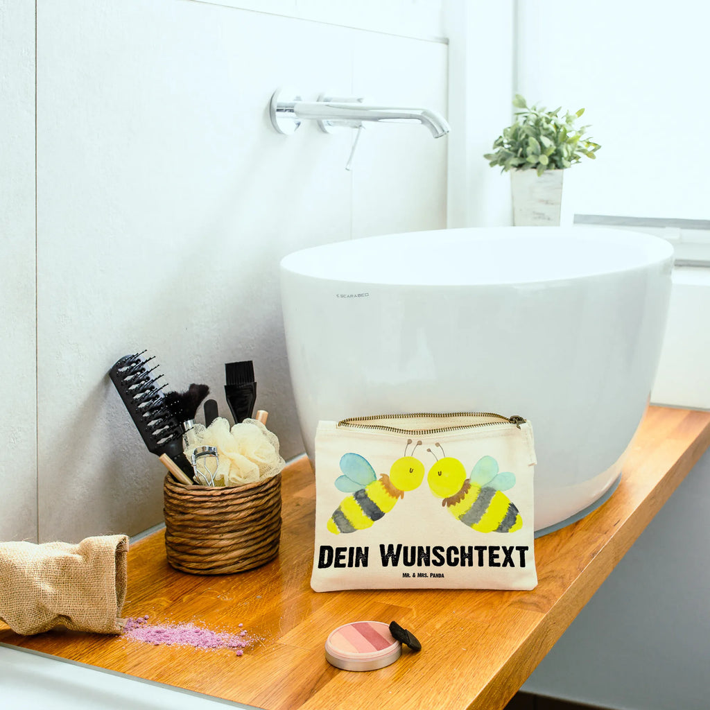 Personalised make-up bag bee Love Schminktasche Mit Namen, Schminktasche Leder Mit Gravur, Kosmetiktasche Personalisiert, Kosmetiktasche Damen Mit Namen, Kulturbeutel Damen Personalisiert, Make-Up Tasche Mit Name, Schminktasche Reise Mit Namen, Schminktasche Tiermotiv Mit Namen, Schminktasche Stoff Mit Namen, Schminktasche Mit Wunschtext, Schminktasche Für Mädchen Mit Wunschtext, Schminktasche Nachhaltig Mit Wunschtext, Kosmetiktasche Für Handtasche Personalisiert, Schminktasche Blumen Mit Initialen, Personalisierte Schminktasche, Schminktasche Mit Muster Und Namen, Schminktasche Für Teenager Mit Namen, Schminktasche Für Unterwegs Mit Wunschtext, Aufbewahrung Für Schminke Mit Namen, Kosmetiktasche Zum Mitnehmen Mit Namen, Schminktasche Für Unterwegs Mit Personalisierung, Schminktäschchen Mit Initialen, Schminktasche Mit Fächern Personalisiert, Stiftetasche mit Wunschtext, Kosmetiktasche Organizer Mit Wunschtext, Schminktasche Geschenk Personalisiert, Schminktasche Zum Aufhängen Mit Name, Stifteaufbewahrung Personalisiert, Schminktasche Groß Mit Wunschtext, Schminktasche Klein Personalisiert, Schminkbeutel Mit Gravur, Schminktasche Mit Reißverschluss Und Namen, Reise-Kosmetiktasche Mit Name, Biene, Wespe, Hummel