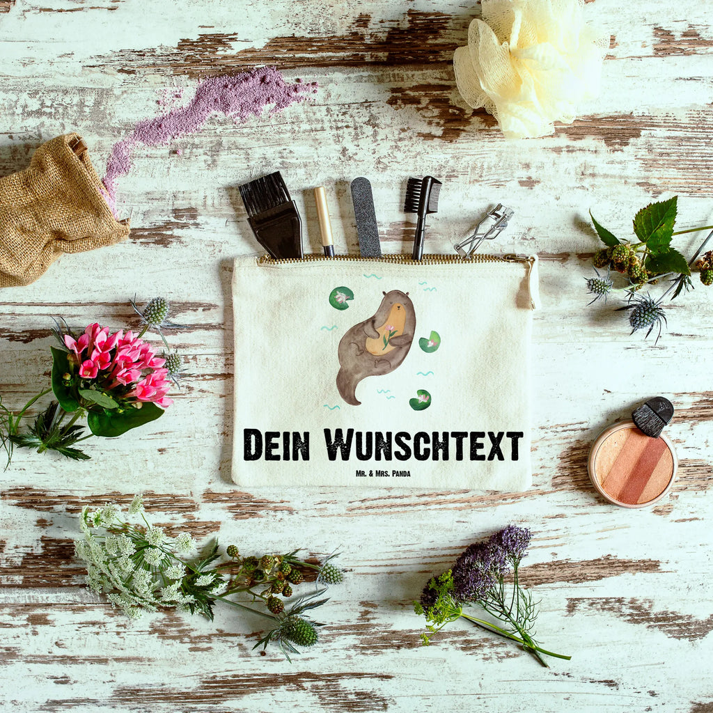 Personalisierte Schminktasche Otter Seerose Schminktasche Geschenk Personalisiert, Schminktasche Mit Wunschtext, Personalisierte Schminktasche, Schminktasche Blumen Mit Initialen, Reise-Kosmetiktasche Mit Name, Schminktasche Mit Namen, Schminktasche Mit Reißverschluss Und Namen, Kosmetiktasche Für Handtasche Personalisiert, Schminktasche Tiermotiv Mit Namen, Schminktasche Für Unterwegs Mit Personalisierung, Schminkbeutel Mit Gravur, Schminktasche Mit Fächern Personalisiert, Kosmetiktasche Organizer Mit Wunschtext, Schminktasche Mit Muster Und Namen, Schminktasche Für Teenager Mit Namen, Stifteaufbewahrung Personalisiert, Make-Up Tasche Mit Name, Schminktasche Klein Personalisiert, Kosmetiktasche Damen Mit Namen, Kosmetiktasche Zum Mitnehmen Mit Namen, Kosmetiktasche Personalisiert, Schminktasche Groß Mit Wunschtext, Schminktasche Leder Mit Gravur, Kulturbeutel Damen Personalisiert, Schminktasche Für Unterwegs Mit Wunschtext, Stiftetasche mit Wunschtext, Schminktasche Für Mädchen Mit Wunschtext, Schminktasche Stoff Mit Namen, Aufbewahrung Für Schminke Mit Namen, Schminktasche Nachhaltig Mit Wunschtext, Schminktasche Reise Mit Namen, Schminktäschchen Mit Initialen, Schminktasche Zum Aufhängen Mit Name, Otter, Fischotter, Seeotter, Otter Seeotter See Otter