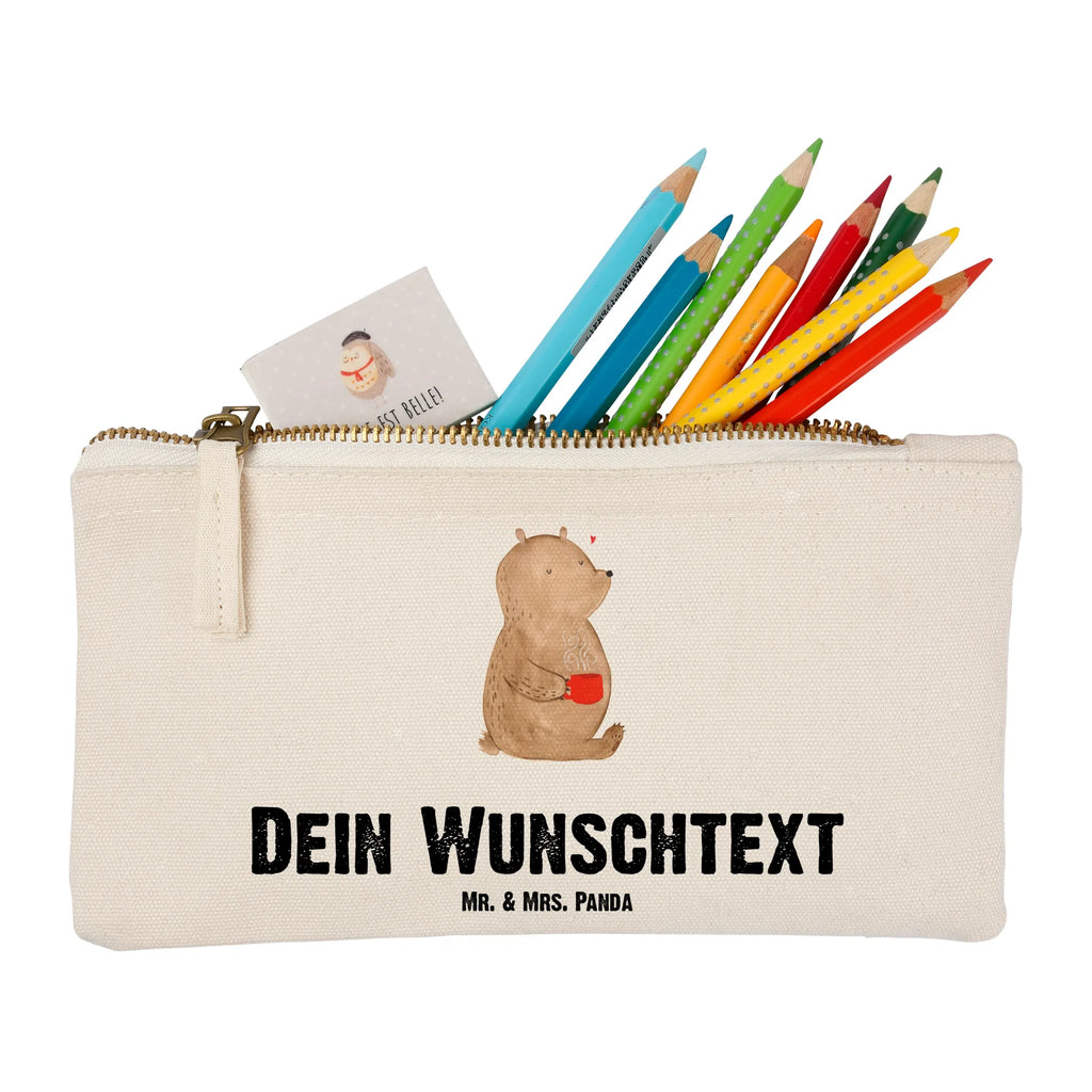 Personalisierte Schminktasche Bär Kaffee Schminktasche Geschenk Personalisiert, Kosmetiktasche Damen Mit Namen, Personalisierte Schminktasche, Stiftetasche mit Wunschtext, Schminktasche Mit Fächern Personalisiert, Schminktasche Für Unterwegs Mit Personalisierung, Schminktasche Reise Mit Namen, Schminktasche Mit Wunschtext, Schminktasche Zum Aufhängen Mit Name, Schminkbeutel Mit Gravur, Kulturbeutel Damen Personalisiert, Make-Up Tasche Mit Name, Schminktasche Stoff Mit Namen, Schminktäschchen Mit Initialen, Schminktasche Groß Mit Wunschtext, Kosmetiktasche Für Handtasche Personalisiert, Schminktasche Leder Mit Gravur, Schminktasche Tiermotiv Mit Namen, Stifteaufbewahrung Personalisiert, Aufbewahrung Für Schminke Mit Namen, Schminktasche Mit Reißverschluss Und Namen, Schminktasche Für Unterwegs Mit Wunschtext, Reise-Kosmetiktasche Mit Name, Kosmetiktasche Organizer Mit Wunschtext, Schminktasche Klein Personalisiert, Schminktasche Mit Muster Und Namen, Schminktasche Für Teenager Mit Namen, Kosmetiktasche Personalisiert, Schminktasche Für Mädchen Mit Wunschtext, Schminktasche Blumen Mit Initialen, Schminktasche Mit Namen, Schminktasche Nachhaltig Mit Wunschtext, Kosmetiktasche Zum Mitnehmen Mit Namen, Teddy, Bär, Teddybär, Bären, Guten Morgen, Welt Erobern, Coffee, Motivation, Morgenroutine, Welt Retten, Kaffee