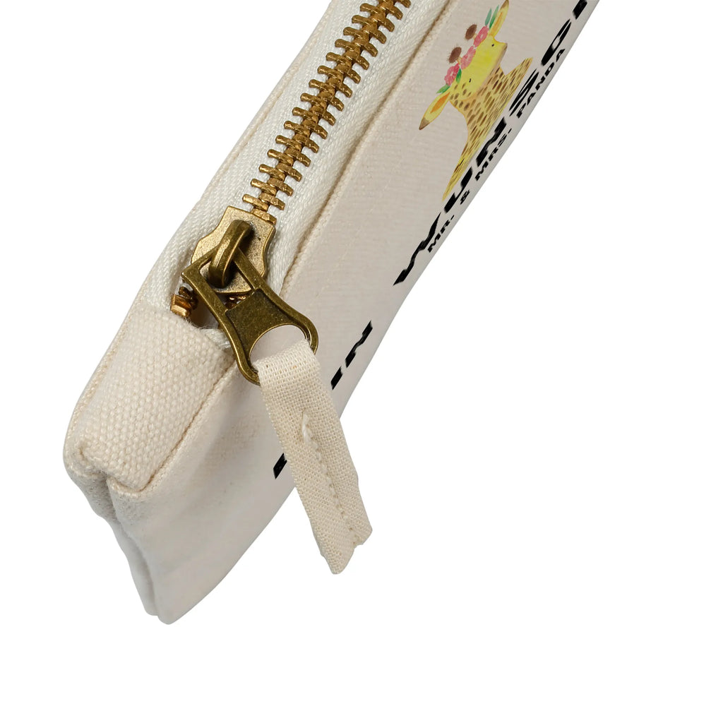 Personalised make-up bag giraffe flower wreath Schminktasche Geschenk Personalisiert, Reise-Kosmetiktasche Mit Name, Stifteaufbewahrung Personalisiert, Schminktasche Mit Wunschtext, Schminktasche Für Unterwegs Mit Wunschtext, Schminktasche Mit Reißverschluss Und Namen, Schminktasche Mit Fächern Personalisiert, Kosmetiktasche Für Handtasche Personalisiert, Schminktasche Für Teenager Mit Namen, Kosmetiktasche Zum Mitnehmen Mit Namen, Kosmetiktasche Personalisiert, Schminktasche Mit Muster Und Namen, Schminktasche Reise Mit Namen, Aufbewahrung Für Schminke Mit Namen, Schminktasche Für Unterwegs Mit Personalisierung, Schminktasche Zum Aufhängen Mit Name, Schminkbeutel Mit Gravur, Schminktäschchen Mit Initialen, Schminktasche Stoff Mit Namen, Schminktasche Blumen Mit Initialen, Kosmetiktasche Organizer Mit Wunschtext, Kulturbeutel Damen Personalisiert, Stiftetasche mit Wunschtext, Schminktasche Für Mädchen Mit Wunschtext, Schminktasche Klein Personalisiert, Schminktasche Nachhaltig Mit Wunschtext, Schminktasche Groß Mit Wunschtext, Schminktasche Tiermotiv Mit Namen, Schminktasche Mit Namen, Personalisierte Schminktasche, Kosmetiktasche Damen Mit Namen, Schminktasche Leder Mit Gravur, Make-Up Tasche Mit Name, Afrika, Wildtiere, Blumenkranz, Selbstliebe, Giraffe, Freundin, Abenteurer