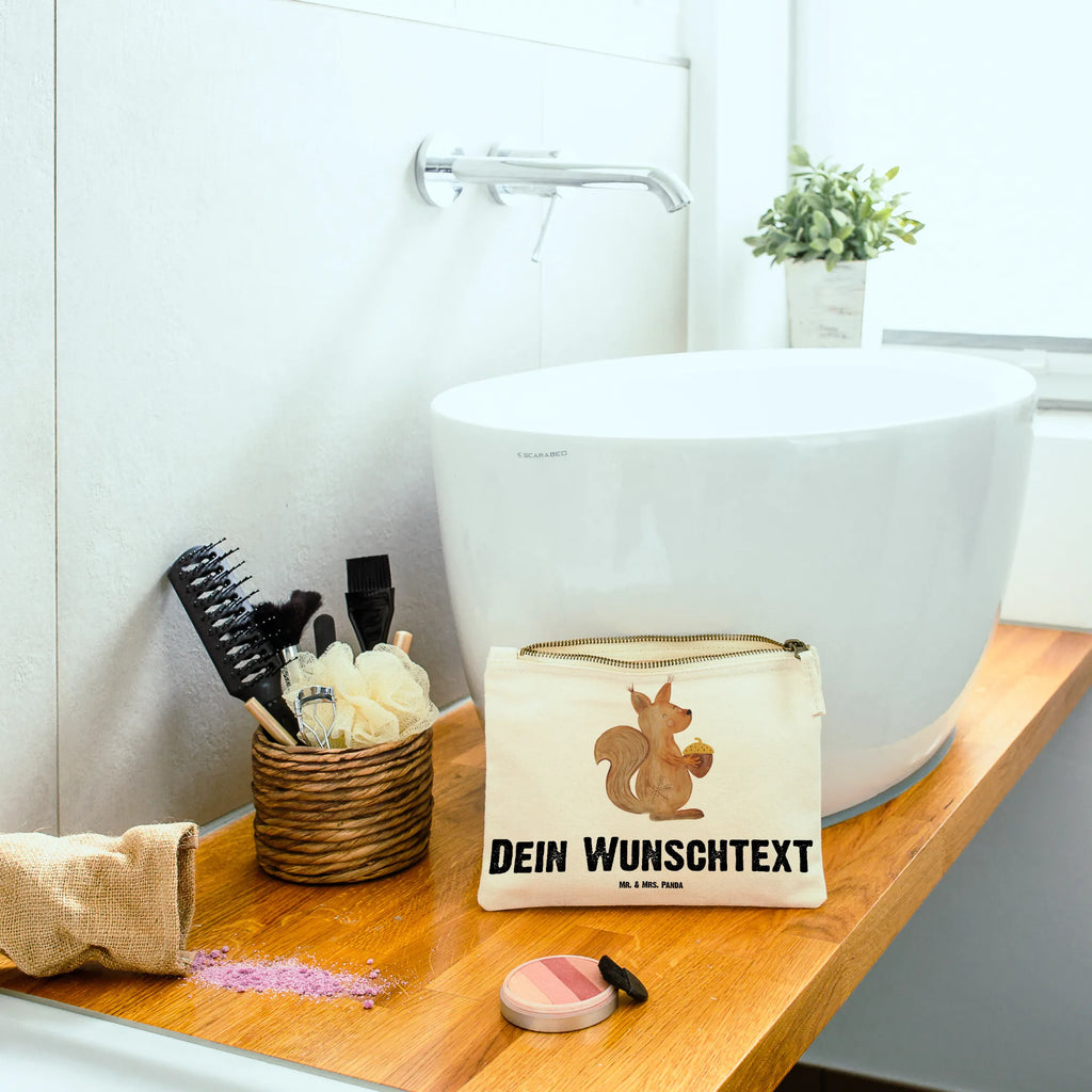 Personalisierte Schminktasche Eichhörnchen Weihnachten Schminktasche Blumen Mit Initialen, Schminktasche Groß Mit Wunschtext, Schminktasche Stoff Mit Namen, Schminktasche Mit Namen, Kosmetiktasche Personalisiert, Stifteaufbewahrung Personalisiert, Schminktasche Für Teenager Mit Namen, Aufbewahrung Für Schminke Mit Namen, Kosmetiktasche Damen Mit Namen, Kosmetiktasche Zum Mitnehmen Mit Namen, Schminktasche Mit Wunschtext, Schminktasche Reise Mit Namen, Schminktasche Mit Reißverschluss Und Namen, Make-Up Tasche Mit Name, Schminktasche Nachhaltig Mit Wunschtext, Schminktäschchen Mit Initialen, Schminktasche Leder Mit Gravur, Schminktasche Mit Muster Und Namen, Personalisierte Schminktasche, Stiftetasche mit Wunschtext, Reise-Kosmetiktasche Mit Name, Schminktasche Mit Fächern Personalisiert, Kulturbeutel Damen Personalisiert, Schminktasche Zum Aufhängen Mit Name, Schminktasche Tiermotiv Mit Namen, Schminkbeutel Mit Gravur, Schminktasche Für Unterwegs Mit Personalisierung, Schminktasche Für Unterwegs Mit Wunschtext, Kosmetiktasche Organizer Mit Wunschtext, Schminktasche Für Mädchen Mit Wunschtext, Schminktasche Geschenk Personalisiert, Schminktasche Klein Personalisiert, Kosmetiktasche Für Handtasche Personalisiert, Weihnachten, Winter, Weihnachtsdeko, Nikolaus, Advent, Heiligabend, Wintermotiv, Weihnachtsmotiv, Guten Rutsch, Weihnachtsgruß, Vogel, Frohe Weihnachten, Neujahr, Frohes Neues Jahr