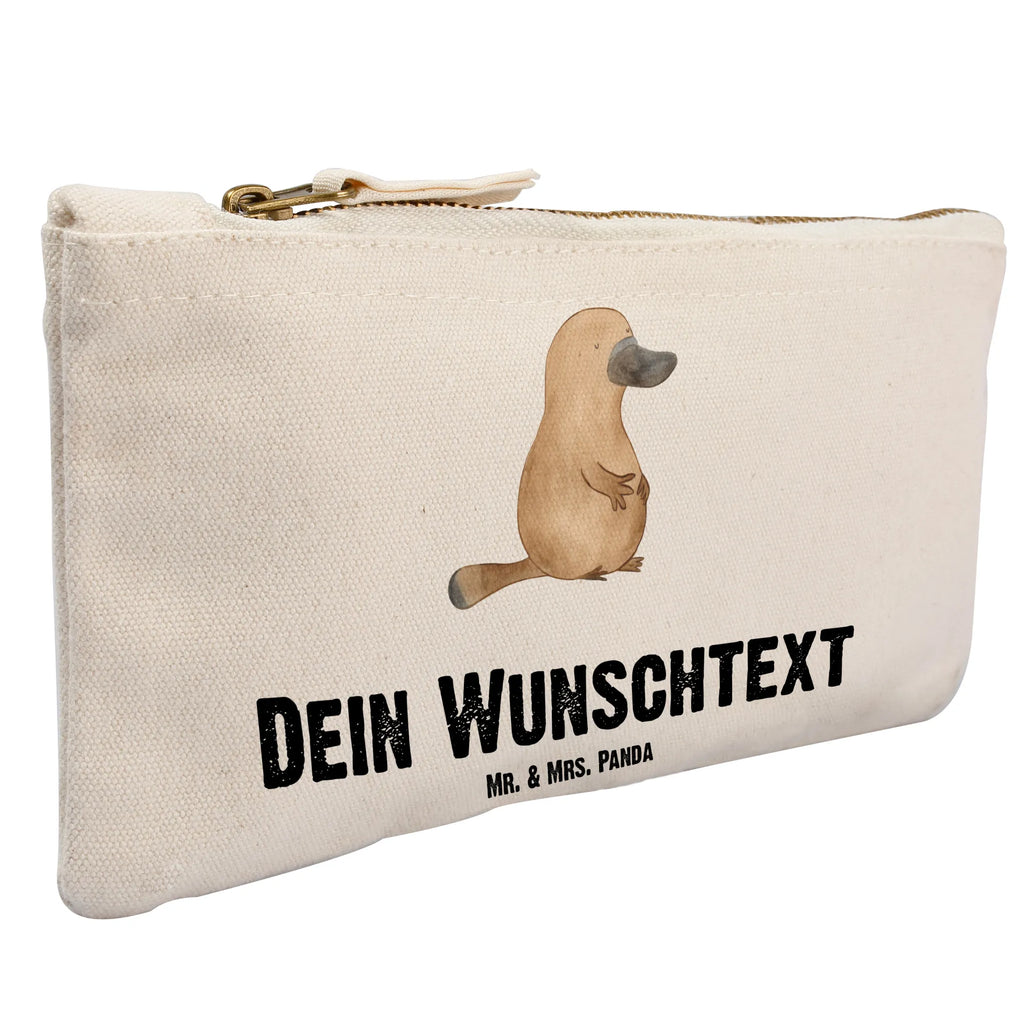 Personalisierte Schminktasche Schnabeltier Mut Kosmetiktasche Zum Mitnehmen Mit Namen, Schminkbeutel Mit Gravur, Kosmetiktasche Für Handtasche Personalisiert, Schminktasche Mit Muster Und Namen, Aufbewahrung Für Schminke Mit Namen, Schminktasche Zum Aufhängen Mit Name, Schminktasche Mit Reißverschluss Und Namen, Make-Up Tasche Mit Name, Schminktasche Tiermotiv Mit Namen, Stifteaufbewahrung Personalisiert, Schminktasche Reise Mit Namen, Schminktasche Mit Fächern Personalisiert, Schminktasche Nachhaltig Mit Wunschtext, Schminktasche Für Unterwegs Mit Personalisierung, Schminktasche Klein Personalisiert, Schminktasche Groß Mit Wunschtext, Kosmetiktasche Personalisiert, Kosmetiktasche Organizer Mit Wunschtext, Reise-Kosmetiktasche Mit Name, Schminktasche Blumen Mit Initialen, Schminktasche Mit Namen, Kosmetiktasche Damen Mit Namen, Schminktasche Geschenk Personalisiert, Schminktasche Für Unterwegs Mit Wunschtext, Schminktasche Für Mädchen Mit Wunschtext, Schminktasche Mit Wunschtext, Schminktasche Leder Mit Gravur, Schminktäschchen Mit Initialen, Kulturbeutel Damen Personalisiert, Personalisierte Schminktasche, Schminktasche Für Teenager Mit Namen, Schminktasche Stoff Mit Namen, Stiftetasche mit Wunschtext, Meer, Urlaub, Meerestiere, Arbeit, Mut, Neustart, Weltreise, Raodtrip, Motivation, mutig, Neuanfang, Lebensweisheit, Schnabeltiere, Training, Büro, Schnabeltier