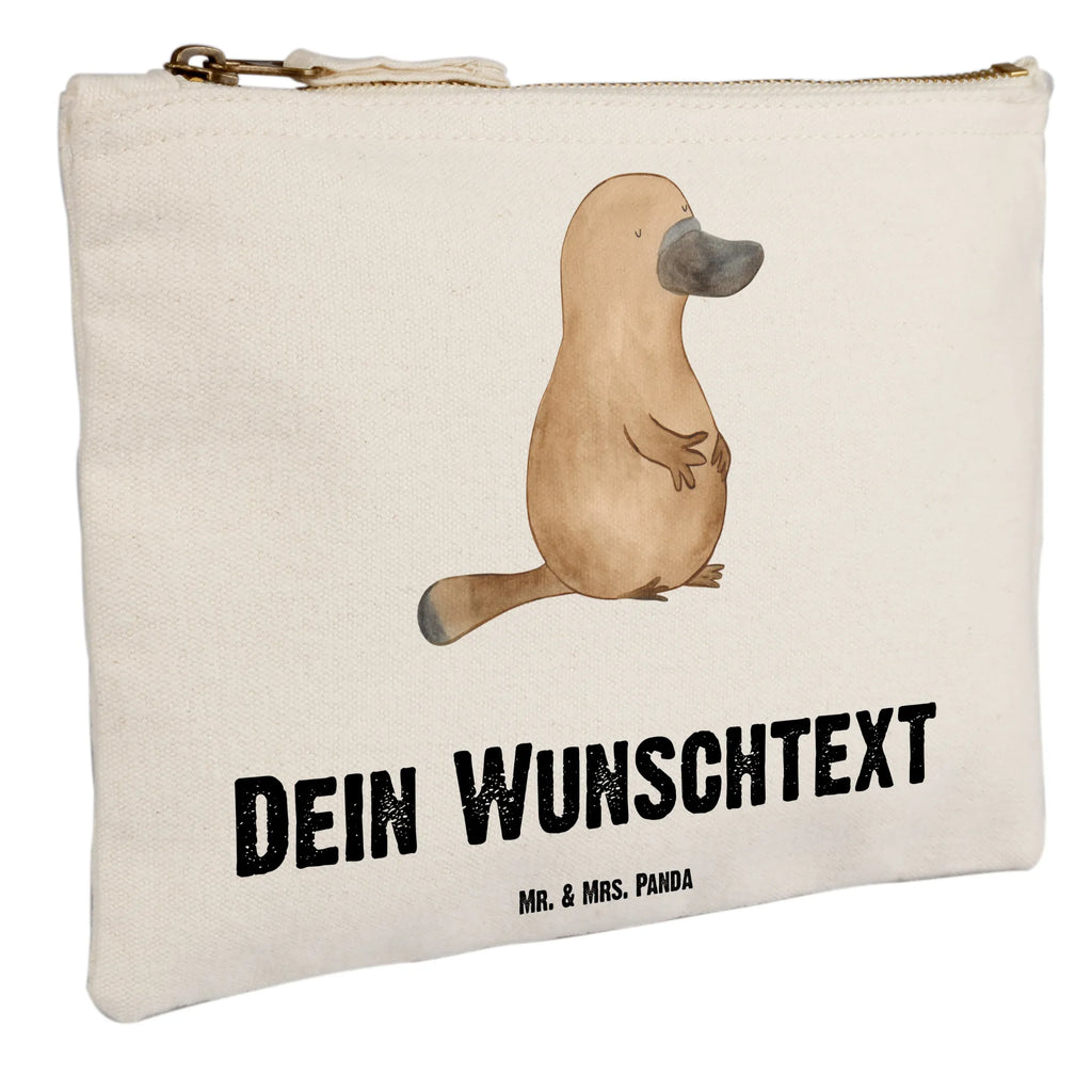 Personalisierte Schminktasche Schnabeltier Mut Kosmetiktasche Zum Mitnehmen Mit Namen, Schminkbeutel Mit Gravur, Kosmetiktasche Für Handtasche Personalisiert, Schminktasche Mit Muster Und Namen, Aufbewahrung Für Schminke Mit Namen, Schminktasche Zum Aufhängen Mit Name, Schminktasche Mit Reißverschluss Und Namen, Make-Up Tasche Mit Name, Schminktasche Tiermotiv Mit Namen, Stifteaufbewahrung Personalisiert, Schminktasche Reise Mit Namen, Schminktasche Mit Fächern Personalisiert, Schminktasche Nachhaltig Mit Wunschtext, Schminktasche Für Unterwegs Mit Personalisierung, Schminktasche Klein Personalisiert, Schminktasche Groß Mit Wunschtext, Kosmetiktasche Personalisiert, Kosmetiktasche Organizer Mit Wunschtext, Reise-Kosmetiktasche Mit Name, Schminktasche Blumen Mit Initialen, Schminktasche Mit Namen, Kosmetiktasche Damen Mit Namen, Schminktasche Geschenk Personalisiert, Schminktasche Für Unterwegs Mit Wunschtext, Schminktasche Für Mädchen Mit Wunschtext, Schminktasche Mit Wunschtext, Schminktasche Leder Mit Gravur, Schminktäschchen Mit Initialen, Kulturbeutel Damen Personalisiert, Personalisierte Schminktasche, Schminktasche Für Teenager Mit Namen, Schminktasche Stoff Mit Namen, Stiftetasche mit Wunschtext, Meer, Urlaub, Meerestiere, Arbeit, Mut, Neustart, Weltreise, Raodtrip, Motivation, mutig, Neuanfang, Lebensweisheit, Schnabeltiere, Training, Büro, Schnabeltier