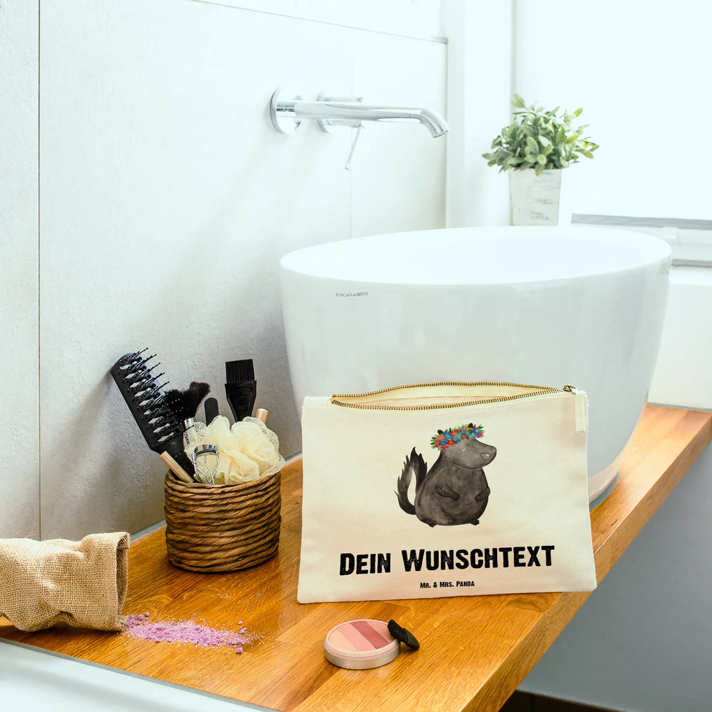 Personalisierte Schminktasche Stinktier Mädchen Kosmetiktasche Personalisiert, Kosmetiktasche Zum Mitnehmen Mit Namen, Schminktasche Für Unterwegs Mit Wunschtext, Aufbewahrung Für Schminke Mit Namen, Kulturbeutel Damen Personalisiert, Schminktasche Für Teenager Mit Namen, Schminktasche Blumen Mit Initialen, Kosmetiktasche Für Handtasche Personalisiert, Schminktasche Mit Wunschtext, Schminktasche Nachhaltig Mit Wunschtext, Personalisierte Schminktasche, Schminktasche Geschenk Personalisiert, Schminktasche Tiermotiv Mit Namen, Schminktasche Stoff Mit Namen, Schminktasche Für Mädchen Mit Wunschtext, Schminktasche Mit Fächern Personalisiert, Kosmetiktasche Organizer Mit Wunschtext, Schminkbeutel Mit Gravur, Schminktasche Klein Personalisiert, Make-Up Tasche Mit Name, Schminktasche Groß Mit Wunschtext, Stifteaufbewahrung Personalisiert, Schminktasche Reise Mit Namen, Schminktasche Mit Namen, Schminktasche Mit Reißverschluss Und Namen, Stiftetasche mit Wunschtext, Reise-Kosmetiktasche Mit Name, Schminktasche Leder Mit Gravur, Schminktasche Für Unterwegs Mit Personalisierung, Schminktäschchen Mit Initialen, Kosmetiktasche Damen Mit Namen, Schminktasche Zum Aufhängen Mit Name, Schminktasche Mit Muster Und Namen, Stinktier, Skunk, Stinker, Namaste, Yoga, Wildtier, Stinki, Raubtier