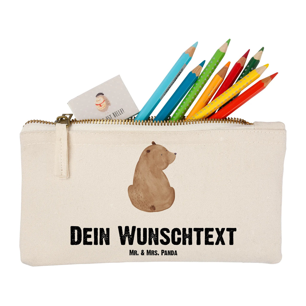 Personalisierte Schminktasche Bär Schulterblick Schminktasche Leder Mit Gravur, Schminktasche Klein Personalisiert, Schminktäschchen Mit Initialen, Schminktasche Für Teenager Mit Namen, Kosmetiktasche Für Handtasche Personalisiert, Stifteaufbewahrung Personalisiert, Schminktasche Reise Mit Namen, Schminktasche Stoff Mit Namen, Aufbewahrung Für Schminke Mit Namen, Schminktasche Mit Fächern Personalisiert, Kosmetiktasche Damen Mit Namen, Schminktasche Mit Muster Und Namen, Schminktasche Tiermotiv Mit Namen, Kosmetiktasche Personalisiert, Schminktasche Für Unterwegs Mit Personalisierung, Make-Up Tasche Mit Name, Schminktasche Mit Wunschtext, Stiftetasche mit Wunschtext, Schminktasche Für Mädchen Mit Wunschtext, Schminktasche Mit Namen, Kulturbeutel Damen Personalisiert, Reise-Kosmetiktasche Mit Name, Kosmetiktasche Zum Mitnehmen Mit Namen, Schminktasche Zum Aufhängen Mit Name, Schminktasche Groß Mit Wunschtext, Schminkbeutel Mit Gravur, Schminktasche Nachhaltig Mit Wunschtext, Schminktasche Blumen Mit Initialen, Personalisierte Schminktasche, Schminktasche Für Unterwegs Mit Wunschtext, Kosmetiktasche Organizer Mit Wunschtext, Schminktasche Geschenk Personalisiert, Schminktasche Mit Reißverschluss Und Namen, Bär, Teddy, Teddybär, Weltansicht, Bärenliebe, Selbstachtung, Weisheit, Bären, Motivation
