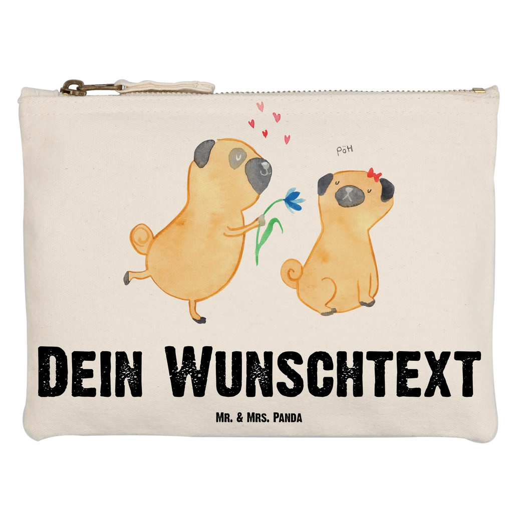 Personalisierte Schminktasche Mops Verliebt Stiftetasche mit Wunschtext, Schminktasche Mit Wunschtext, Schminktasche Tiermotiv Mit Namen, Schminktasche Nachhaltig Mit Wunschtext, Kulturbeutel Damen Personalisiert, Schminktasche Mit Namen, Schminktasche Geschenk Personalisiert, Schminktasche Mit Fächern Personalisiert, Schminktasche Für Teenager Mit Namen, Schminktäschchen Mit Initialen, Reise-Kosmetiktasche Mit Name, Make-Up Tasche Mit Name, Schminktasche Für Unterwegs Mit Wunschtext, Personalisierte Schminktasche, Kosmetiktasche Organizer Mit Wunschtext, Schminktasche Für Mädchen Mit Wunschtext, Schminktasche Reise Mit Namen, Schminktasche Mit Muster Und Namen, Schminktasche Groß Mit Wunschtext, Schminktasche Stoff Mit Namen, Schminktasche Leder Mit Gravur, Schminktasche Blumen Mit Initialen, Kosmetiktasche Für Handtasche Personalisiert, Stifteaufbewahrung Personalisiert, Schminktasche Mit Reißverschluss Und Namen, Kosmetiktasche Personalisiert, Aufbewahrung Für Schminke Mit Namen, Kosmetiktasche Damen Mit Namen, Schminktasche Für Unterwegs Mit Personalisierung, Schminkbeutel Mit Gravur, Schminktasche Zum Aufhängen Mit Name, Kosmetiktasche Zum Mitnehmen Mit Namen, Schminktasche Klein Personalisiert, Sprüche, Hund, Hunderasse, Hundebesitzer, Hundemotiv, Haustier, Tierliebhaber, Verliebt, Liebe, Liebesspruch. Verlobt, Geschenk Freund, Partner, Möpse, Mops, Hundeliebe
