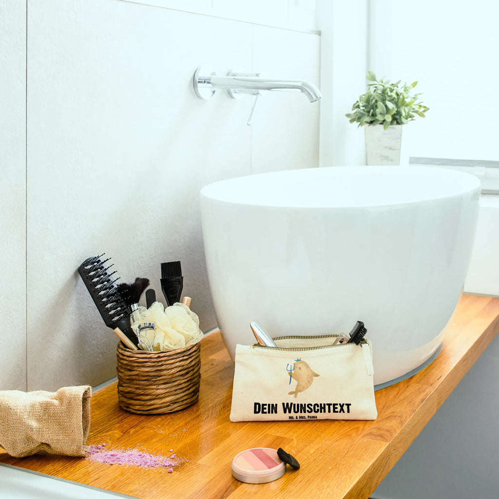 Personalisierte Schminktasche Sternzeichen Wassermann Schminktasche Mit Wunschtext, Kosmetiktasche Organizer Mit Wunschtext, Schminktasche Für Mädchen Mit Wunschtext, Make-Up Tasche Mit Name, Kosmetiktasche Personalisiert, Schminktasche Für Teenager Mit Namen, Schminktasche Mit Muster Und Namen, Kulturbeutel Damen Personalisiert, Aufbewahrung Für Schminke Mit Namen, Reise-Kosmetiktasche Mit Name, Schminktasche Blumen Mit Initialen, Schminktasche Tiermotiv Mit Namen, Schminktasche Für Unterwegs Mit Personalisierung, Schminktasche Reise Mit Namen, Schminktasche Für Unterwegs Mit Wunschtext, Schminktasche Groß Mit Wunschtext, Schminktäschchen Mit Initialen, Schminktasche Geschenk Personalisiert, Schminktasche Mit Namen, Kosmetiktasche Zum Mitnehmen Mit Namen, Kosmetiktasche Damen Mit Namen, Schminktasche Klein Personalisiert, Kosmetiktasche Für Handtasche Personalisiert, Stifteaufbewahrung Personalisiert, Schminktasche Zum Aufhängen Mit Name, Schminktasche Mit Fächern Personalisiert, Schminktasche Stoff Mit Namen, Schminktasche Mit Reißverschluss Und Namen, Schminkbeutel Mit Gravur, Personalisierte Schminktasche, Schminktasche Nachhaltig Mit Wunschtext, Stiftetasche mit Wunschtext, Schminktasche Leder Mit Gravur, Sternzeichen, Tierkreiszeichen, Horoskop, Astrologie, Aszendent, Nix, Wassermann Geschenk, Meer Geschenk, Geschenk Februar, Wassermann Sternzeichen, Geburtstag Februar, Geschenk Januar, Meermann, Geburtstag Januar