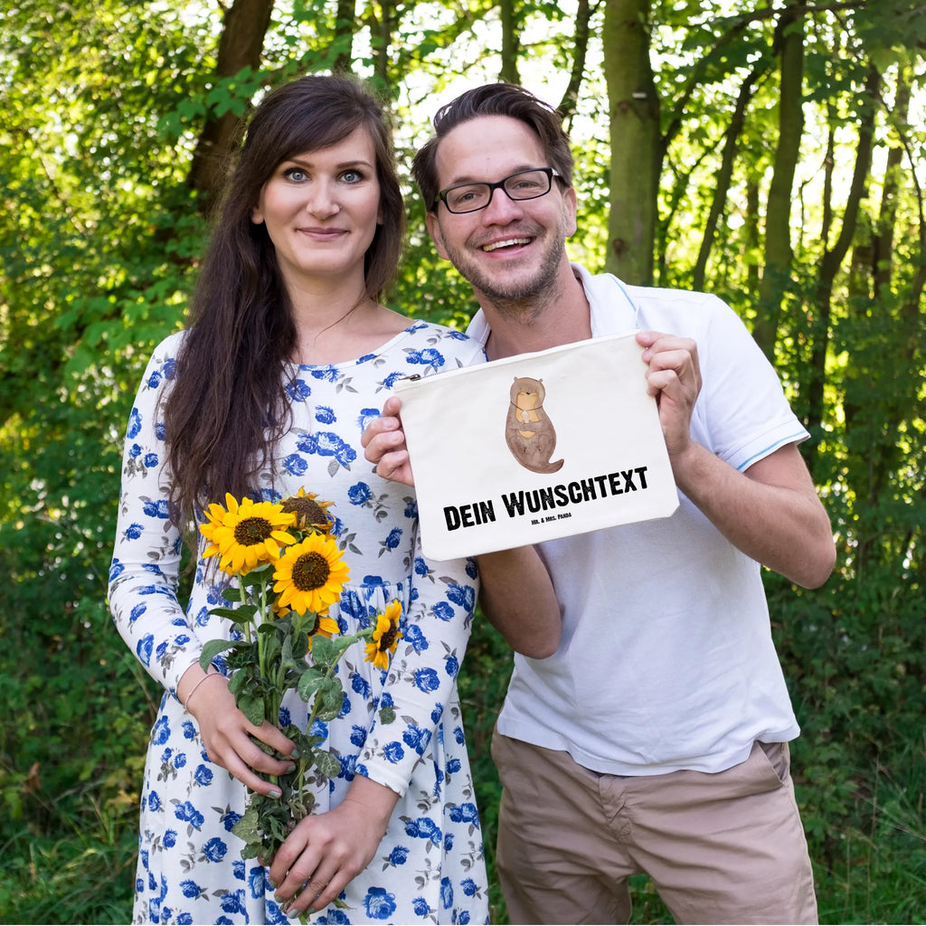 Personalisierte Schminktasche Otter Muschel Schminktasche Blumen Mit Initialen, Schminktasche Groß Mit Wunschtext, Kulturbeutel Damen Personalisiert, Schminktasche Mit Namen, Kosmetiktasche Personalisiert, Schminkbeutel Mit Gravur, Schminktasche Nachhaltig Mit Wunschtext, Kosmetiktasche Damen Mit Namen, Schminktasche Tiermotiv Mit Namen, Schminktasche Leder Mit Gravur, Kosmetiktasche Für Handtasche Personalisiert, Schminktasche Klein Personalisiert, Schminktasche Mit Fächern Personalisiert, Stiftetasche mit Wunschtext, Aufbewahrung Für Schminke Mit Namen, Schminktasche Stoff Mit Namen, Kosmetiktasche Zum Mitnehmen Mit Namen, Schminktasche Für Teenager Mit Namen, Personalisierte Schminktasche, Stifteaufbewahrung Personalisiert, Schminktasche Für Unterwegs Mit Wunschtext, Schminktasche Reise Mit Namen, Kosmetiktasche Organizer Mit Wunschtext, Make-Up Tasche Mit Name, Schminktasche Für Mädchen Mit Wunschtext, Schminktasche Mit Muster Und Namen, Schminktasche Mit Wunschtext, Reise-Kosmetiktasche Mit Name, Schminktasche Für Unterwegs Mit Personalisierung, Schminktasche Zum Aufhängen Mit Name, Schminktasche Mit Reißverschluss Und Namen, Schminktasche Geschenk Personalisiert, Schminktäschchen Mit Initialen, Otter, Fischotter, Seeotter, grübeln, träumen, Büro, Tagträumen, Motivation, Otterliebe