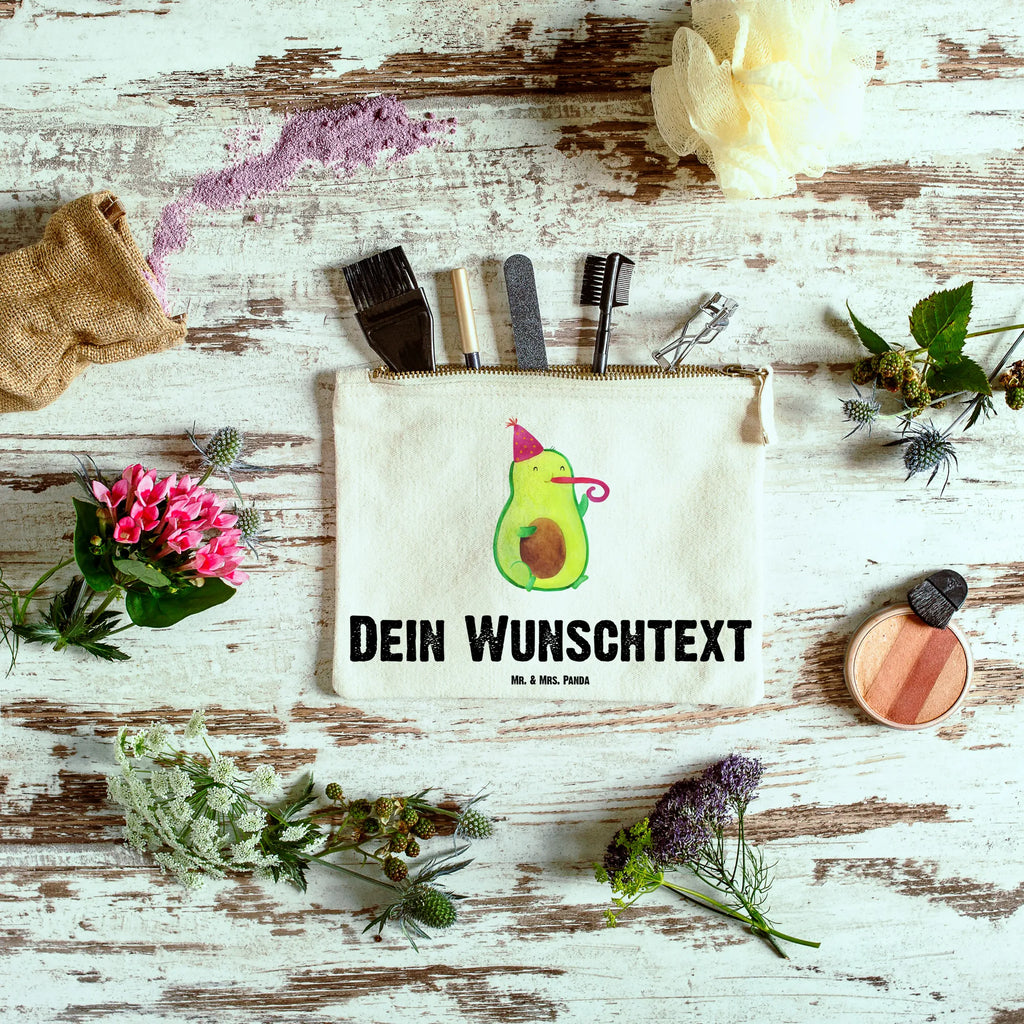 Personalisierte Schminktasche Avocado Feier Schminktasche Groß Mit Wunschtext, Stiftetasche mit Wunschtext, Schminktasche Mit Namen, Schminktäschchen Mit Initialen, Kosmetiktasche Zum Mitnehmen Mit Namen, Schminktasche Mit Muster Und Namen, Aufbewahrung Für Schminke Mit Namen, Personalisierte Schminktasche, Schminktasche Für Teenager Mit Namen, Schminktasche Nachhaltig Mit Wunschtext, Kosmetiktasche Organizer Mit Wunschtext, Stifteaufbewahrung Personalisiert, Schminktasche Blumen Mit Initialen, Schminktasche Stoff Mit Namen, Schminktasche Zum Aufhängen Mit Name, Schminktasche Reise Mit Namen, Kosmetiktasche Personalisiert, Kulturbeutel Damen Personalisiert, Schminktasche Geschenk Personalisiert, Schminkbeutel Mit Gravur, Schminktasche Tiermotiv Mit Namen, Kosmetiktasche Damen Mit Namen, Schminktasche Klein Personalisiert, Schminktasche Für Unterwegs Mit Personalisierung, Make-Up Tasche Mit Name, Schminktasche Mit Reißverschluss Und Namen, Schminktasche Für Mädchen Mit Wunschtext, Kosmetiktasche Für Handtasche Personalisiert, Schminktasche Mit Wunschtext, Schminktasche Mit Fächern Personalisiert, Schminktasche Für Unterwegs Mit Wunschtext, Schminktasche Leder Mit Gravur, Reise-Kosmetiktasche Mit Name, Avocado, Veggie, Vegan, Gesund, Party, Tröte, Geburtstag, Feier, Feierlichkeit, Fete, Gute Laune