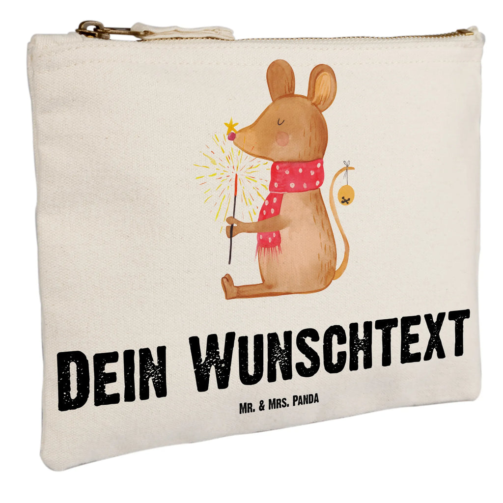 Personalisierte Schminktasche Maus Weihnachten Schminktasche Für Unterwegs Mit Personalisierung, Reise-Kosmetiktasche Mit Name, Kosmetiktasche Für Handtasche Personalisiert, Schminktasche Blumen Mit Initialen, Schminktasche Zum Aufhängen Mit Name, Schminktäschchen Mit Initialen, Schminktasche Geschenk Personalisiert, Schminkbeutel Mit Gravur, Schminktasche Für Unterwegs Mit Wunschtext, Kosmetiktasche Personalisiert, Schminktasche Stoff Mit Namen, Schminktasche Für Teenager Mit Namen, Kosmetiktasche Damen Mit Namen, Schminktasche Mit Reißverschluss Und Namen, Schminktasche Reise Mit Namen, Make-Up Tasche Mit Name, Aufbewahrung Für Schminke Mit Namen, Schminktasche Mit Wunschtext, Schminktasche Nachhaltig Mit Wunschtext, Personalisierte Schminktasche, Schminktasche Groß Mit Wunschtext, Schminktasche Mit Muster Und Namen, Stiftetasche mit Wunschtext, Schminktasche Tiermotiv Mit Namen, Kulturbeutel Damen Personalisiert, Schminktasche Für Mädchen Mit Wunschtext, Kosmetiktasche Zum Mitnehmen Mit Namen, Schminktasche Leder Mit Gravur, Schminktasche Mit Fächern Personalisiert, Schminktasche Klein Personalisiert, Schminktasche Mit Namen, Kosmetiktasche Organizer Mit Wunschtext, Stifteaufbewahrung Personalisiert, Weihnachten, Winter, Weihnachtsdeko, Nikolaus, Advent, Heiligabend, Wintermotiv, Maus, Weihnachtsmotiv, Weihnachtsgruß, Mäuschen, Weihnachtswunder, Frohe Weihnachten