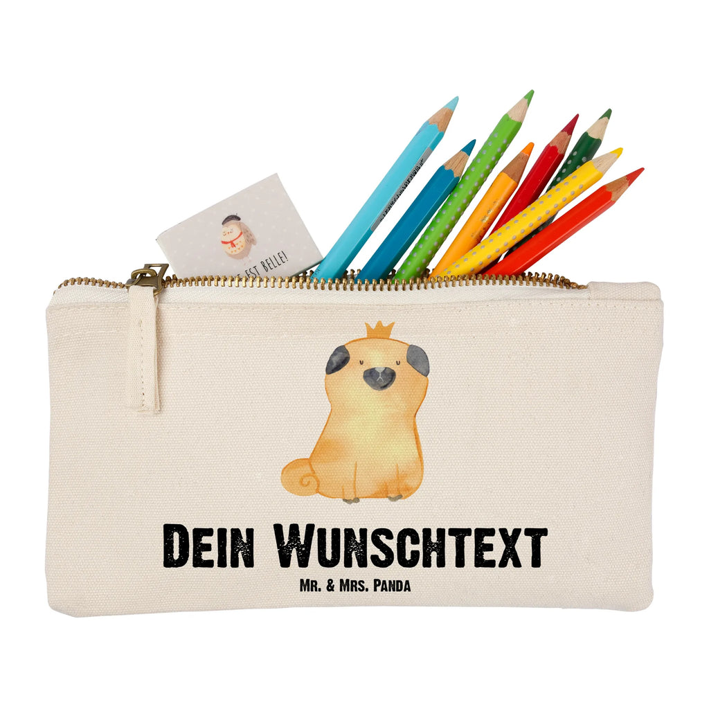 Personalisierte Schminktasche Mops Krone Schminktasche Mit Reißverschluss Und Namen, Schminktasche Mit Muster Und Namen, Schminktasche Zum Aufhängen Mit Name, Kulturbeutel Damen Personalisiert, Schminktasche Klein Personalisiert, Schminktasche Für Mädchen Mit Wunschtext, Schminktasche Mit Wunschtext, Schminktasche Stoff Mit Namen, Kosmetiktasche Organizer Mit Wunschtext, Kosmetiktasche Personalisiert, Stifteaufbewahrung Personalisiert, Schminktasche Mit Fächern Personalisiert, Kosmetiktasche Zum Mitnehmen Mit Namen, Make-Up Tasche Mit Name, Aufbewahrung Für Schminke Mit Namen, Schminktasche Für Unterwegs Mit Personalisierung, Schminktasche Mit Namen, Schminktasche Reise Mit Namen, Schminktasche Geschenk Personalisiert, Stiftetasche mit Wunschtext, Schminktasche Nachhaltig Mit Wunschtext, Kosmetiktasche Für Handtasche Personalisiert, Schminktasche Tiermotiv Mit Namen, Personalisierte Schminktasche, Schminktasche Groß Mit Wunschtext, Schminkbeutel Mit Gravur, Reise-Kosmetiktasche Mit Name, Schminktasche Für Unterwegs Mit Wunschtext, Kosmetiktasche Damen Mit Namen, Schminktasche Blumen Mit Initialen, Schminktasche Leder Mit Gravur, Schminktasche Für Teenager Mit Namen, Schminktäschchen Mit Initialen, Sprüche, Hund, Hunderasse, Hundebesitzer, Hundemotiv, Haustier, Tierliebhaber, Mops, Hausregel, Kinderlos, Hundebesitzer. Spruch, Allergisch, Lustig