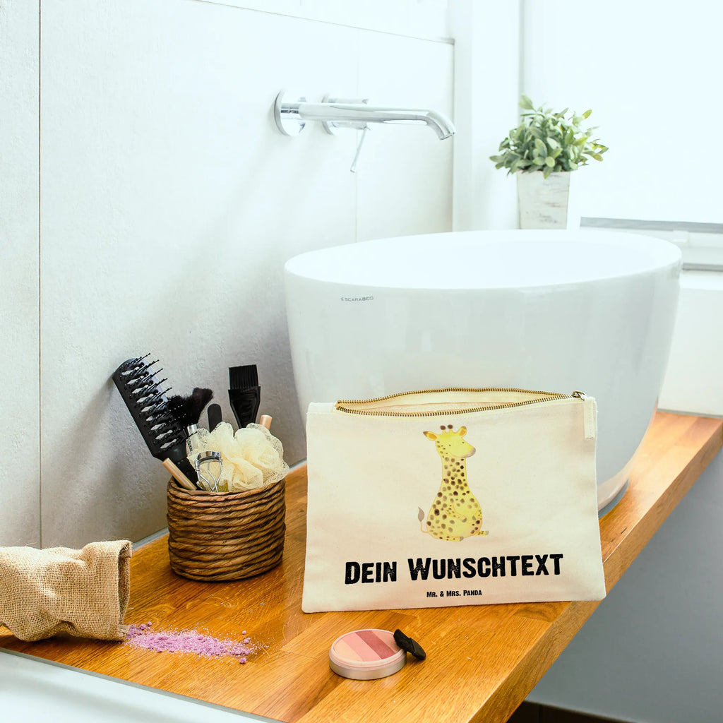 Personalised make-up bag giraffe Satisfied Kulturbeutel Damen Personalisiert, Reise-Kosmetiktasche Mit Name, Schminktasche Für Unterwegs Mit Wunschtext, Schminktasche Mit Fächern Personalisiert, Schminktasche Für Unterwegs Mit Personalisierung, Schminktasche Stoff Mit Namen, Kosmetiktasche Zum Mitnehmen Mit Namen, Schminktasche Mit Wunschtext, Schminktasche Tiermotiv Mit Namen, Stiftetasche mit Wunschtext, Schminktasche Leder Mit Gravur, Make-Up Tasche Mit Name, Schminktasche Geschenk Personalisiert, Schminktasche Blumen Mit Initialen, Kosmetiktasche Damen Mit Namen, Schminktasche Für Mädchen Mit Wunschtext, Schminktasche Mit Muster Und Namen, Schminktasche Nachhaltig Mit Wunschtext, Stifteaufbewahrung Personalisiert, Schminktasche Groß Mit Wunschtext, Kosmetiktasche Personalisiert, Schminktasche Zum Aufhängen Mit Name, Schminktasche Klein Personalisiert, Schminktasche Mit Namen, Personalisierte Schminktasche, Schminktasche Reise Mit Namen, Schminktasche Mit Reißverschluss Und Namen, Aufbewahrung Für Schminke Mit Namen, Kosmetiktasche Organizer Mit Wunschtext, Schminktäschchen Mit Initialen, Schminktasche Für Teenager Mit Namen, Kosmetiktasche Für Handtasche Personalisiert, Schminkbeutel Mit Gravur, Afrika, Wildtiere, Giraffe, Abenteuer, Zufrieden, Glück